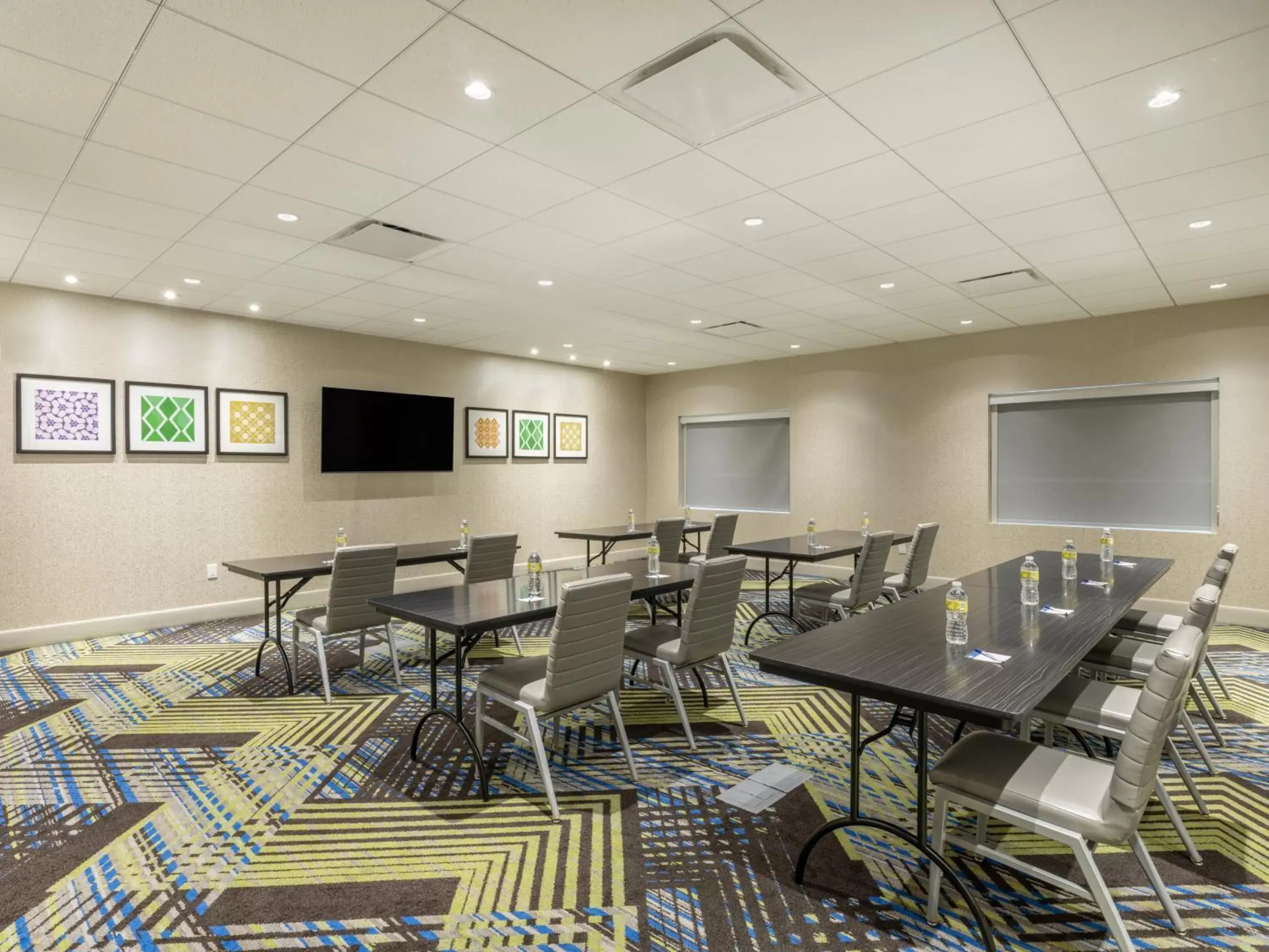 Meeting/conference room, Restaurant/Places to Eat in Holiday Inn Express & Suites - Watertown, an IHG Hotel