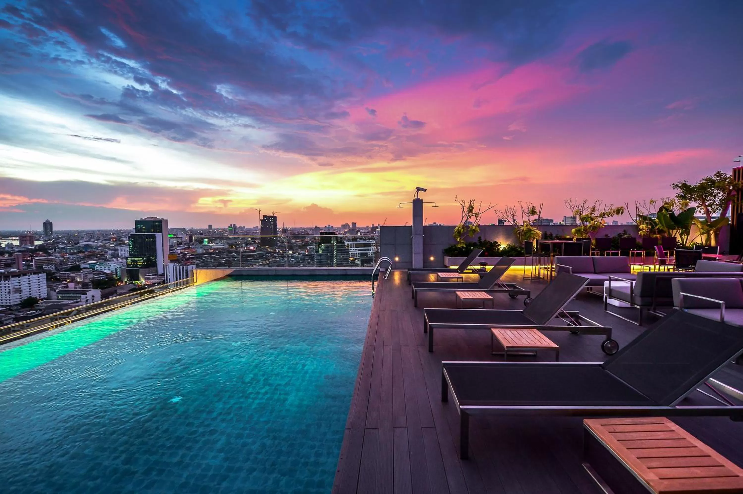 Swimming pool in Amara Bangkok Hotel