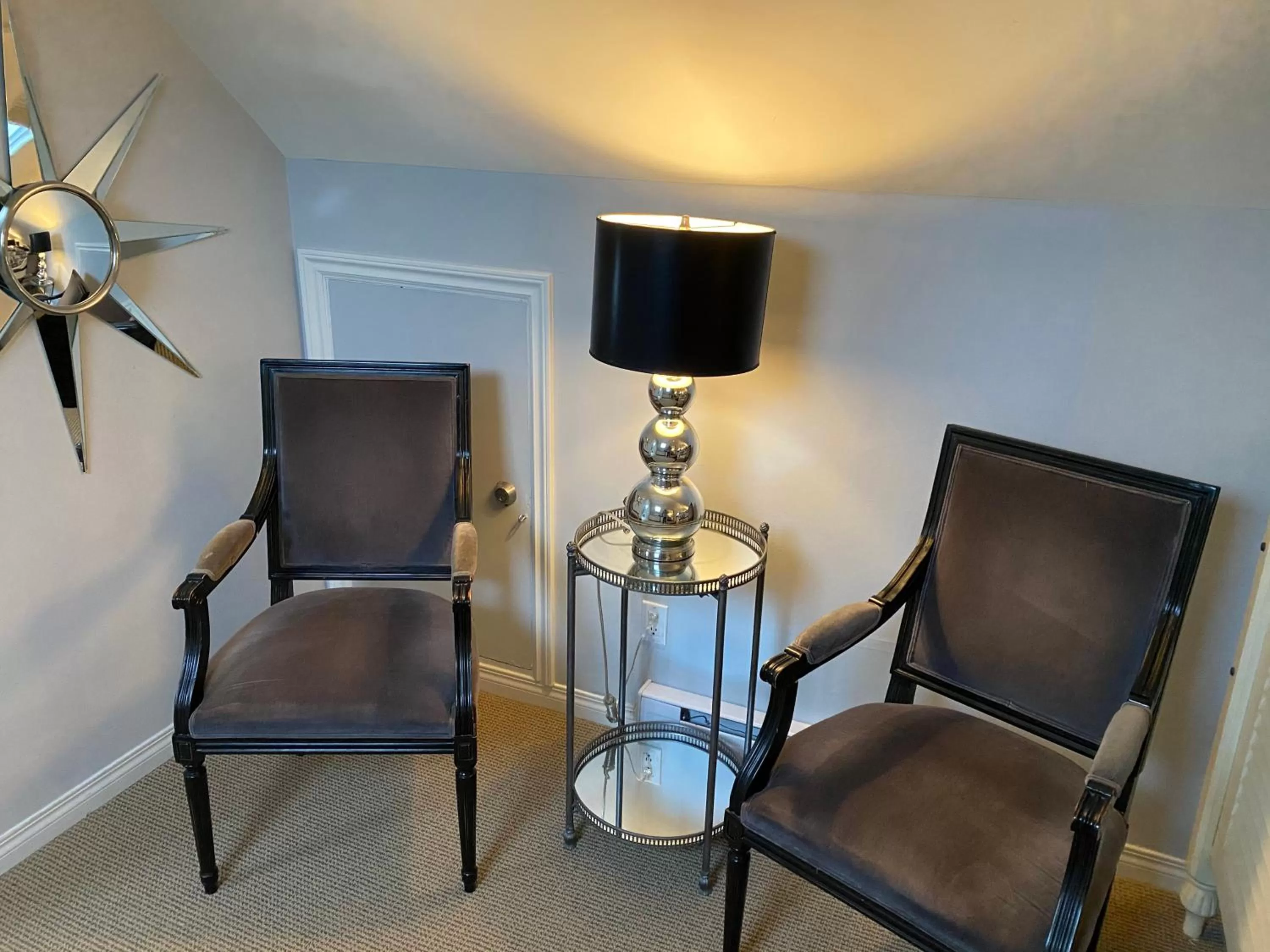 TV/Entertainment Center in Barclay House Bed and Breakfast