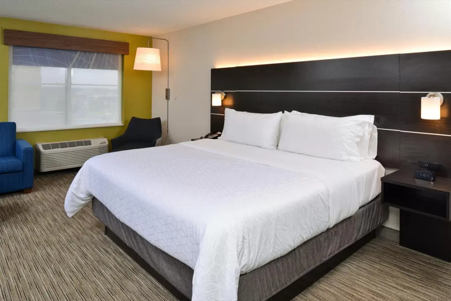 Bedroom, Bed in Holiday Inn Express Wixom by IHG Bedroom, Bed in Holiday Inn Express Wixom by IHG
