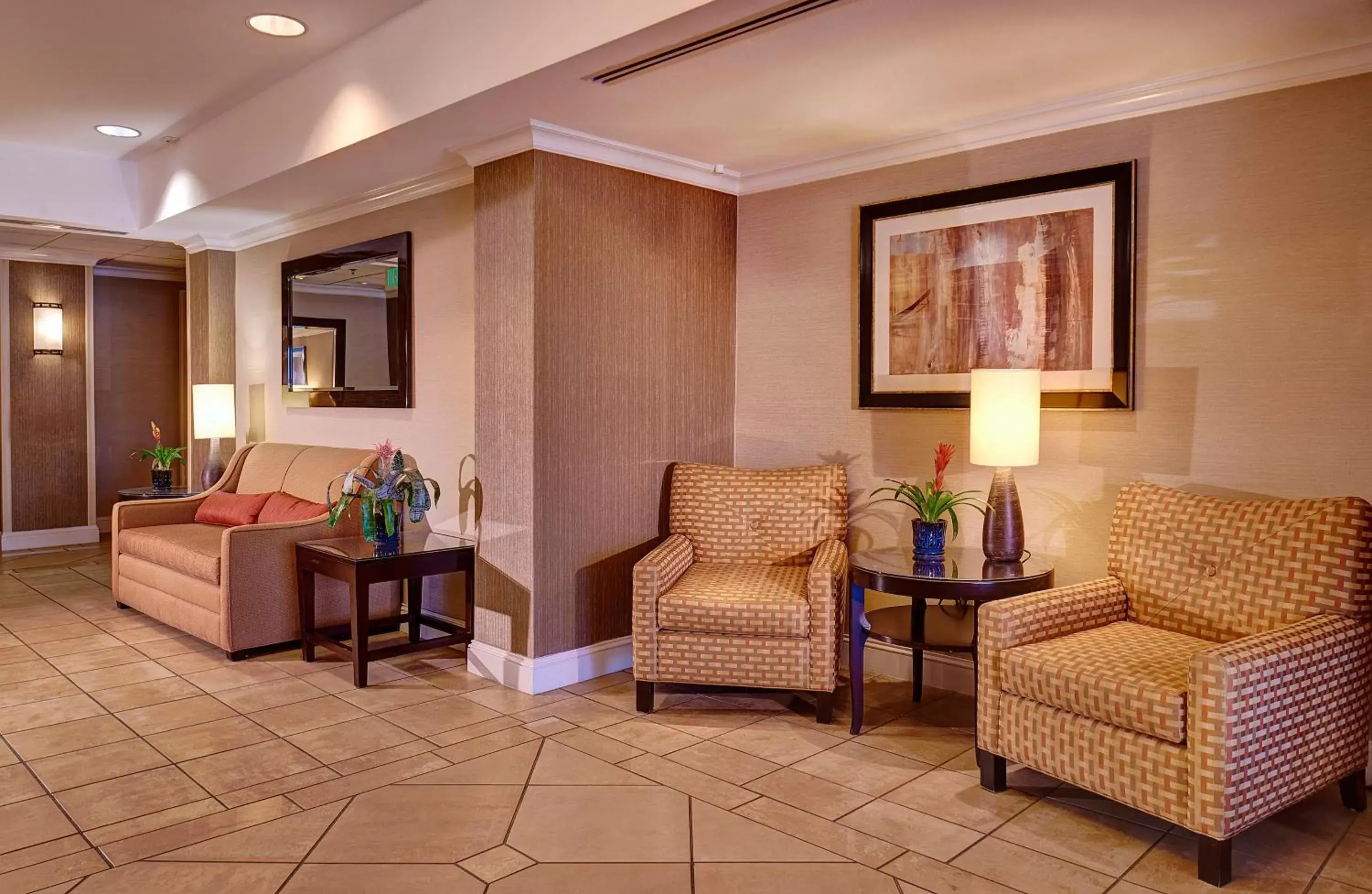 Property building, Seating Area in Holiday Inn Express San Diego - Sorrento Valley, an IHG Hotel