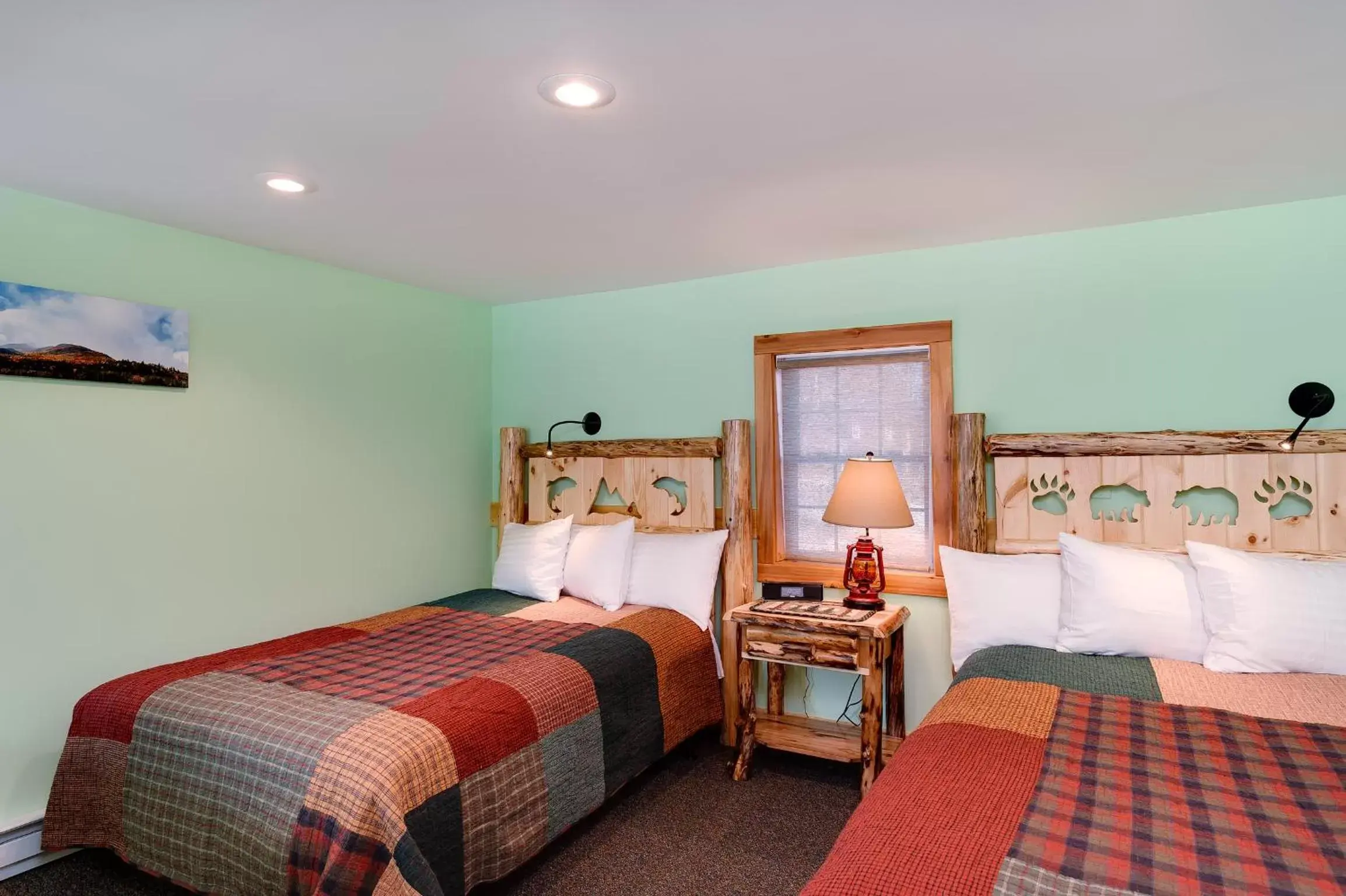 Bedroom, Bed in Cobble Mountain Lodge