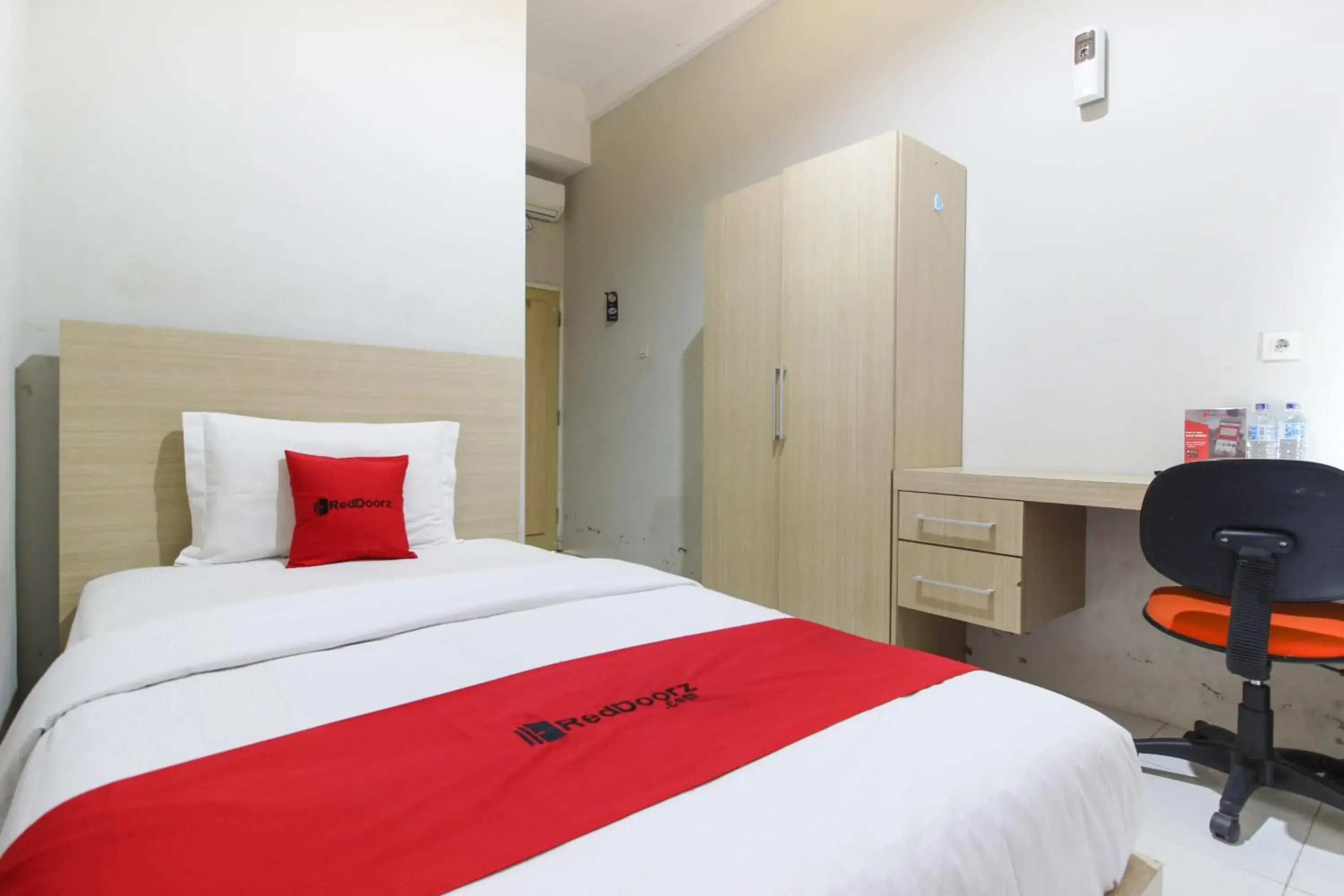 Bedroom, Bed in RedDoorz Plus near UPN Jogjakarta 2