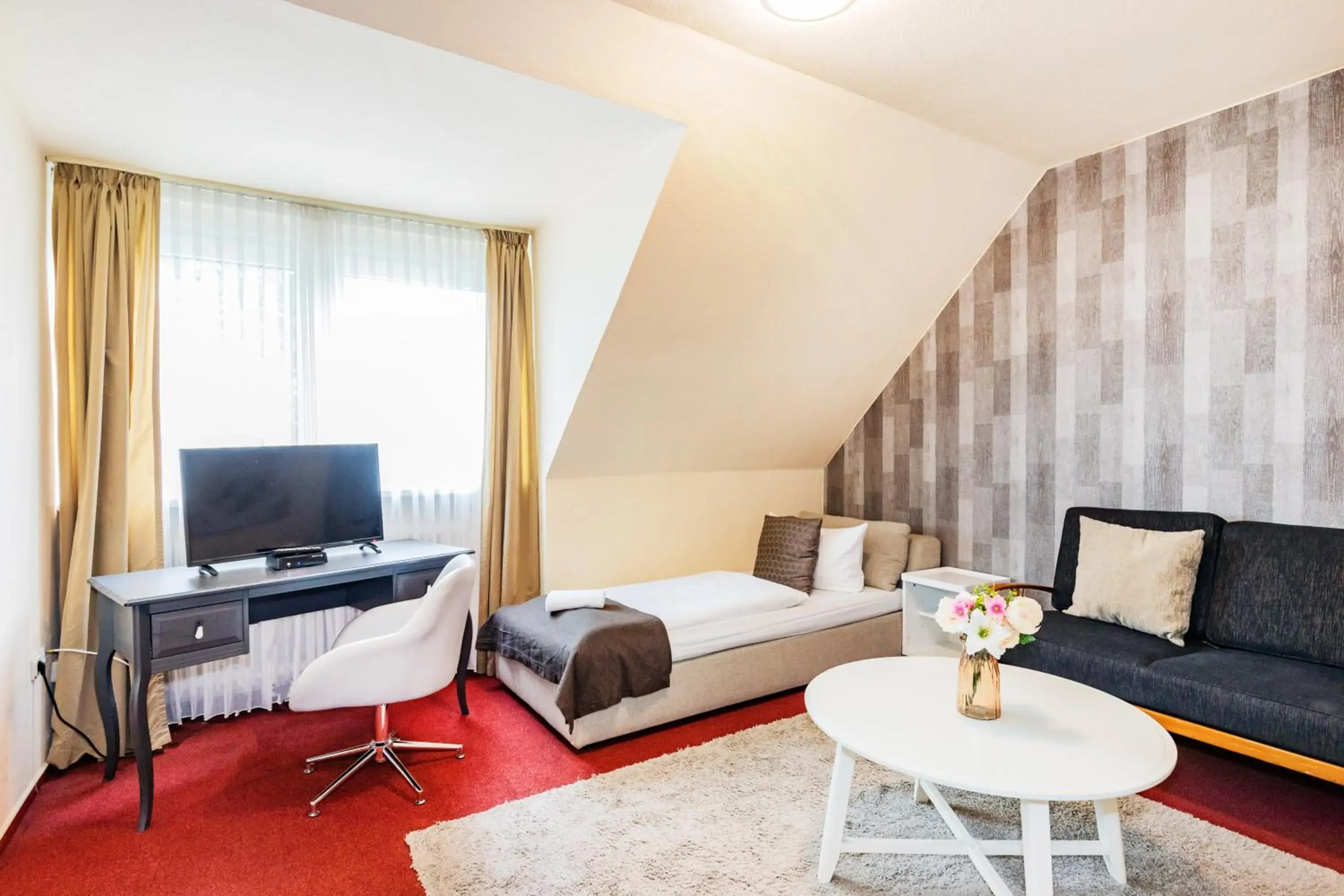 Photo of the whole room, TV/Entertainment Center in Hotel Fürst Garden