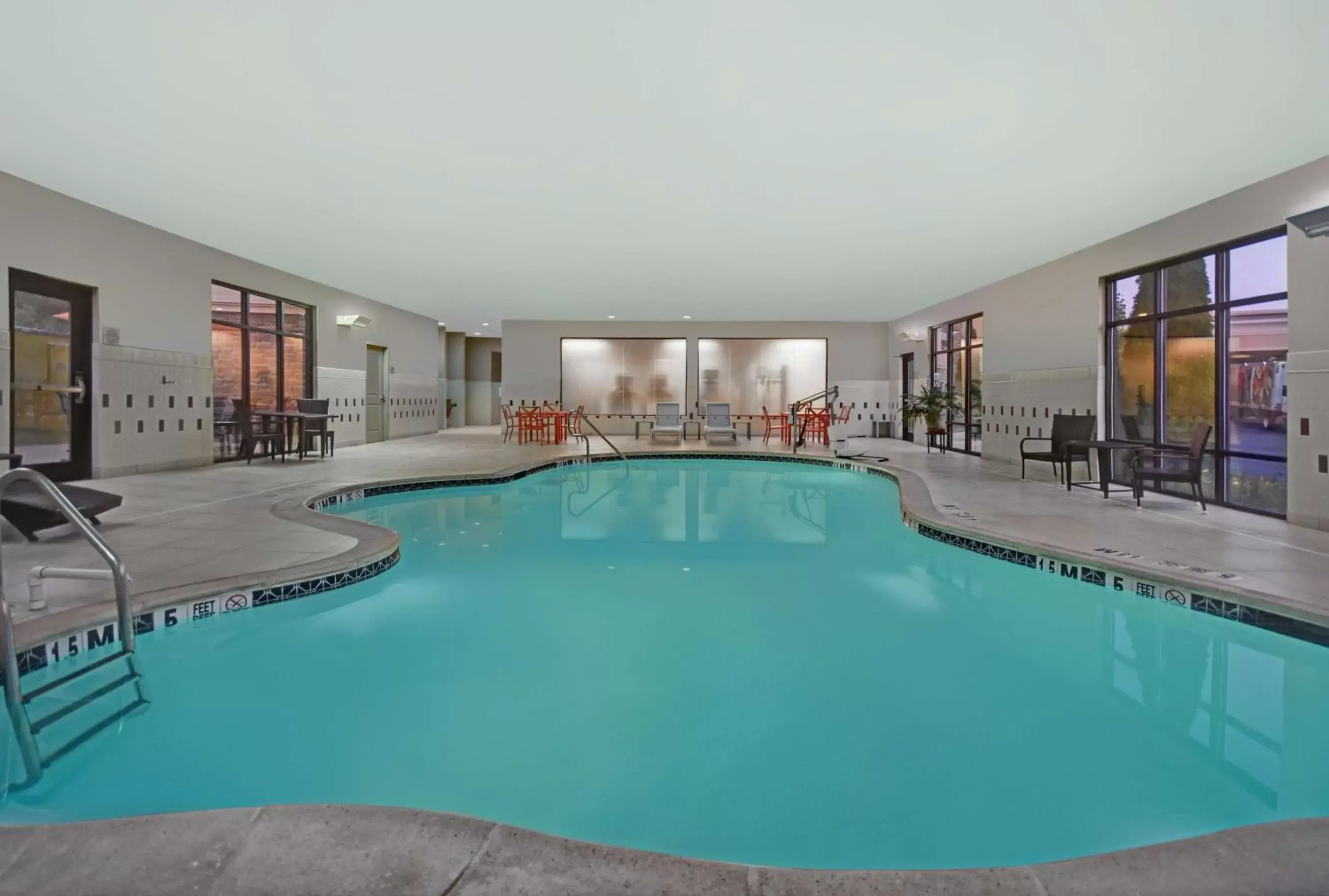 Swimming Pool in Hampton Inn and Suites Robbinsville