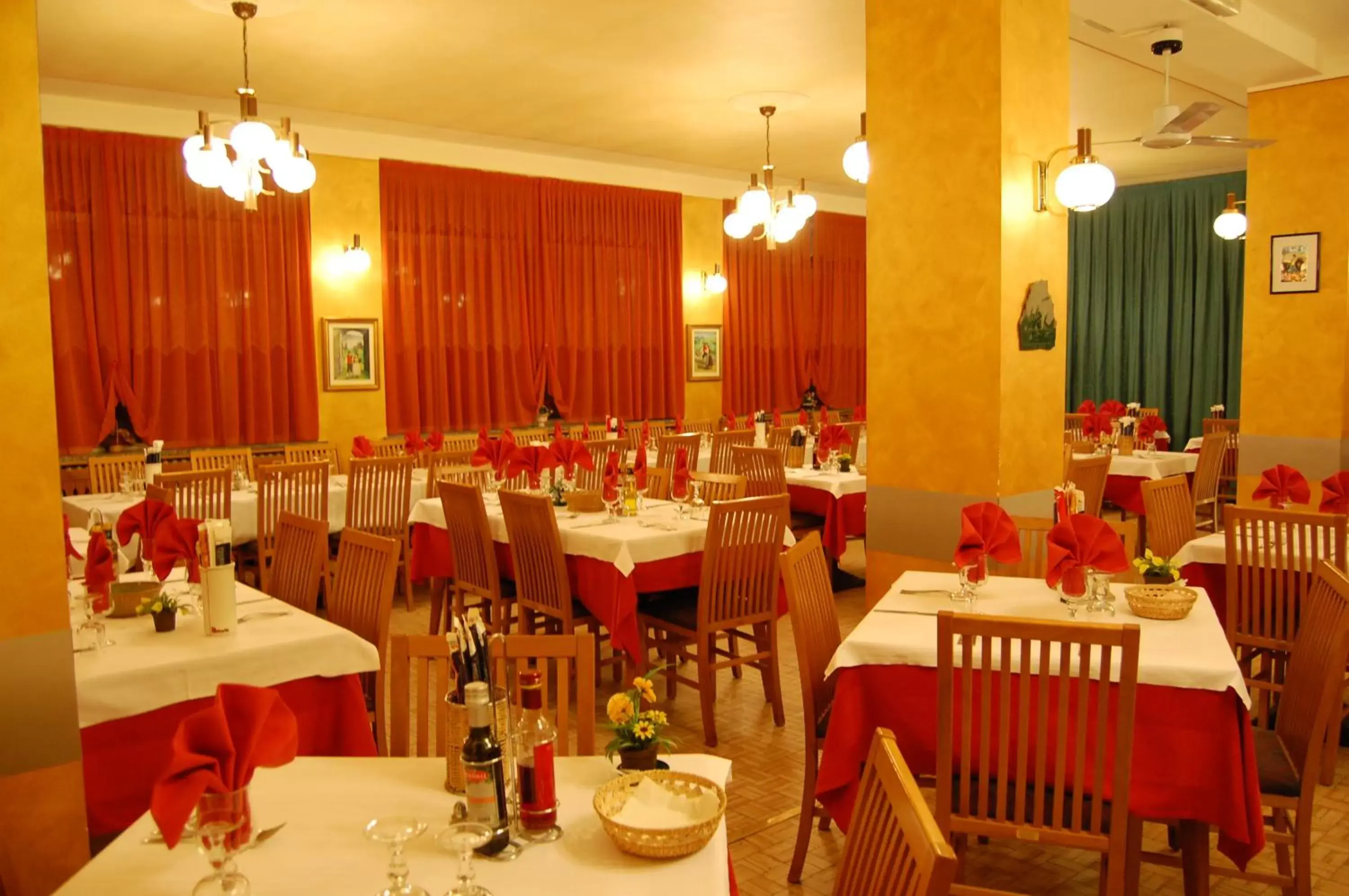 Restaurant/Places to Eat in Albergo Motel Dosdè