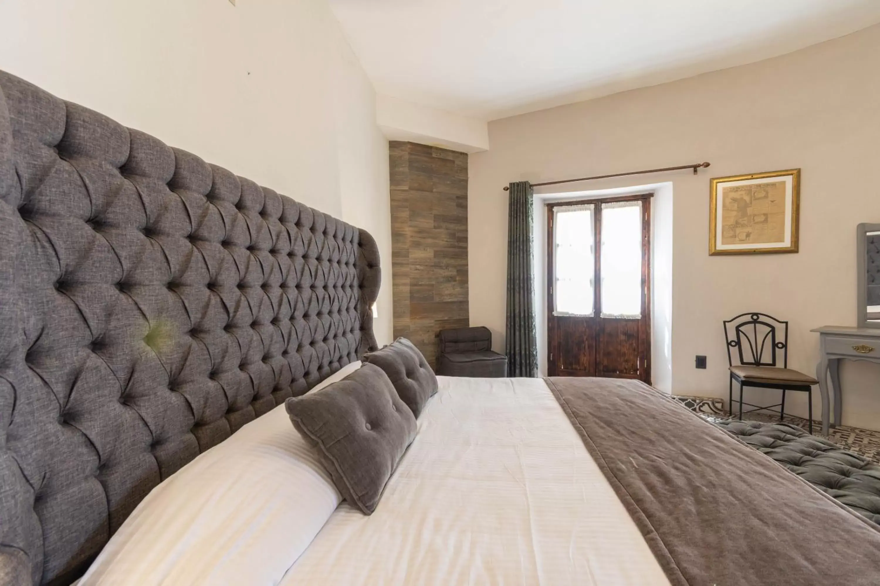 Decorative detail, Bed in Hotel Casa Sangre de Cristo