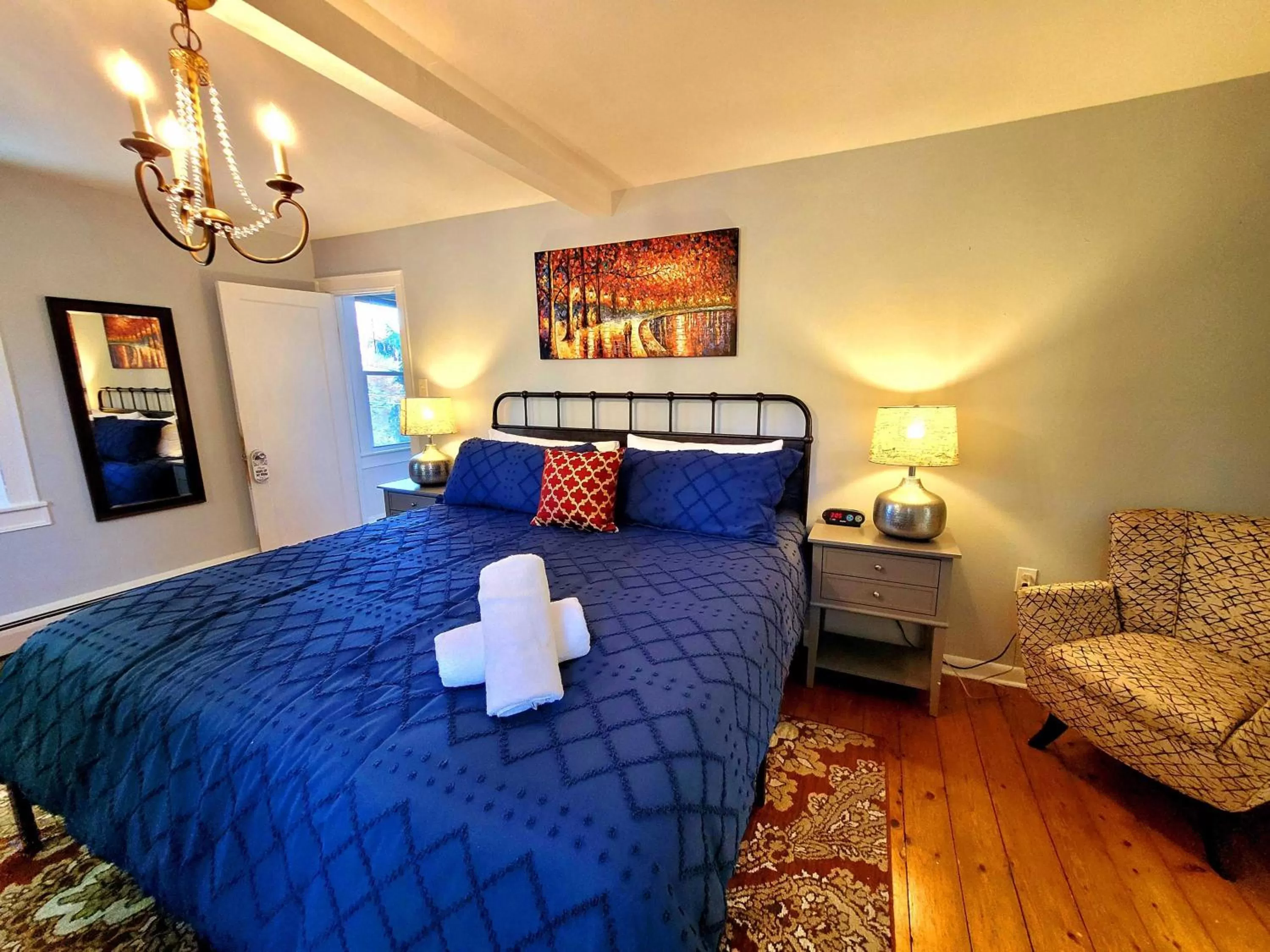 Bed in Pump House Inn & Spa