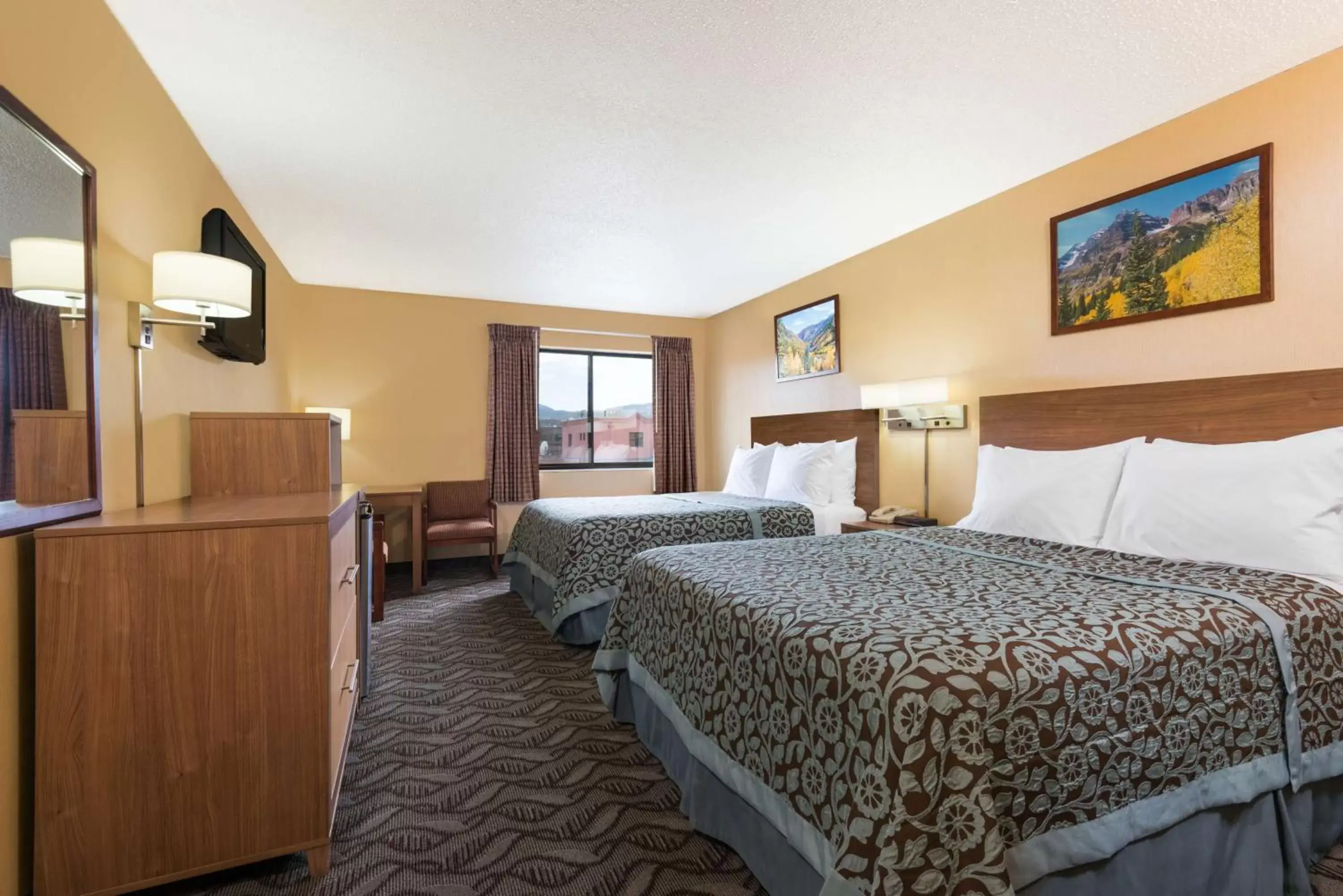 Queen Room with Two Queen Beds - Non-Smoking in Days Inn by Wyndham Carbondale