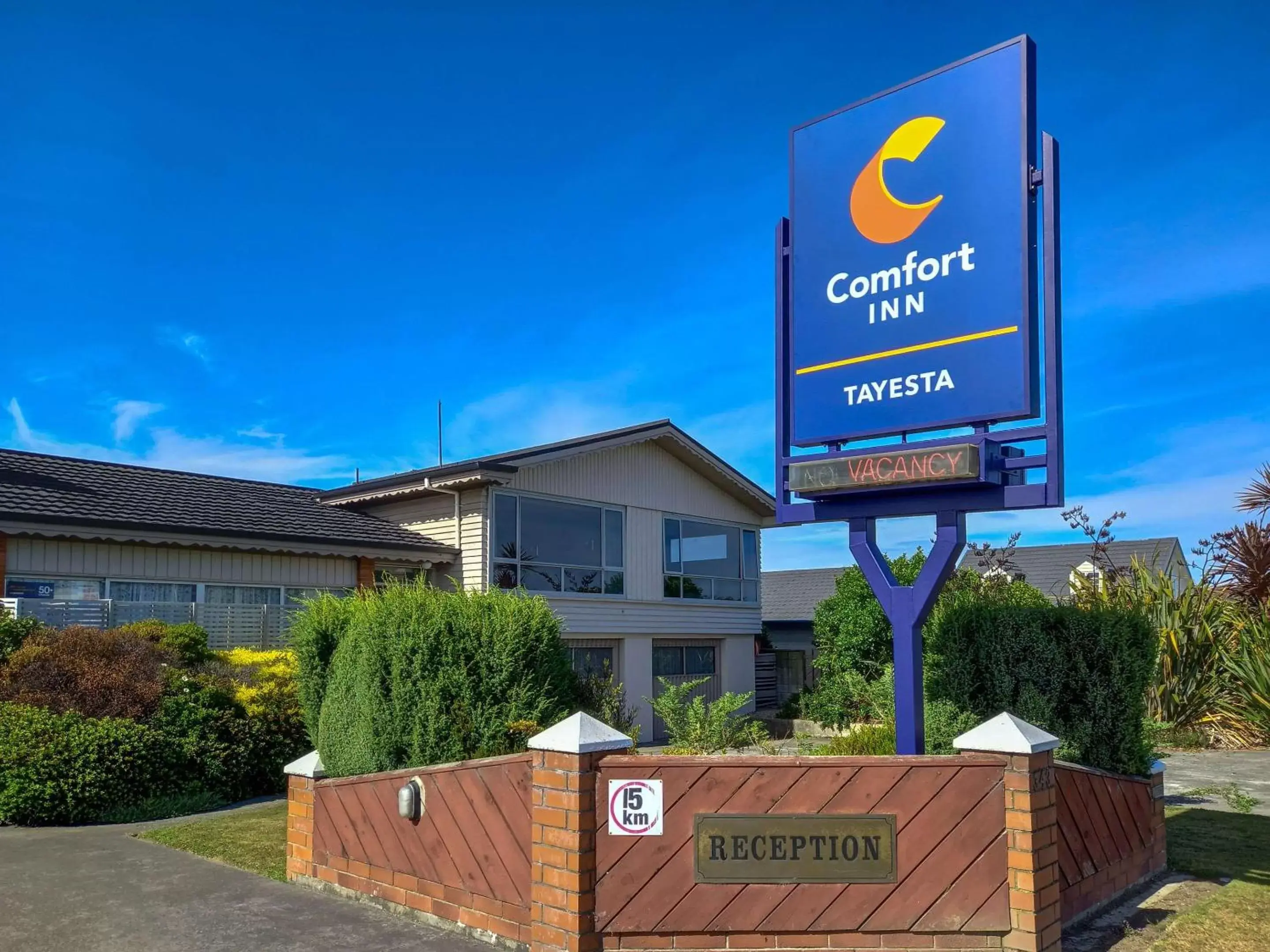 Property building in Comfort Inn Tayesta Motel Property building in Comfort Inn Tayesta Motel