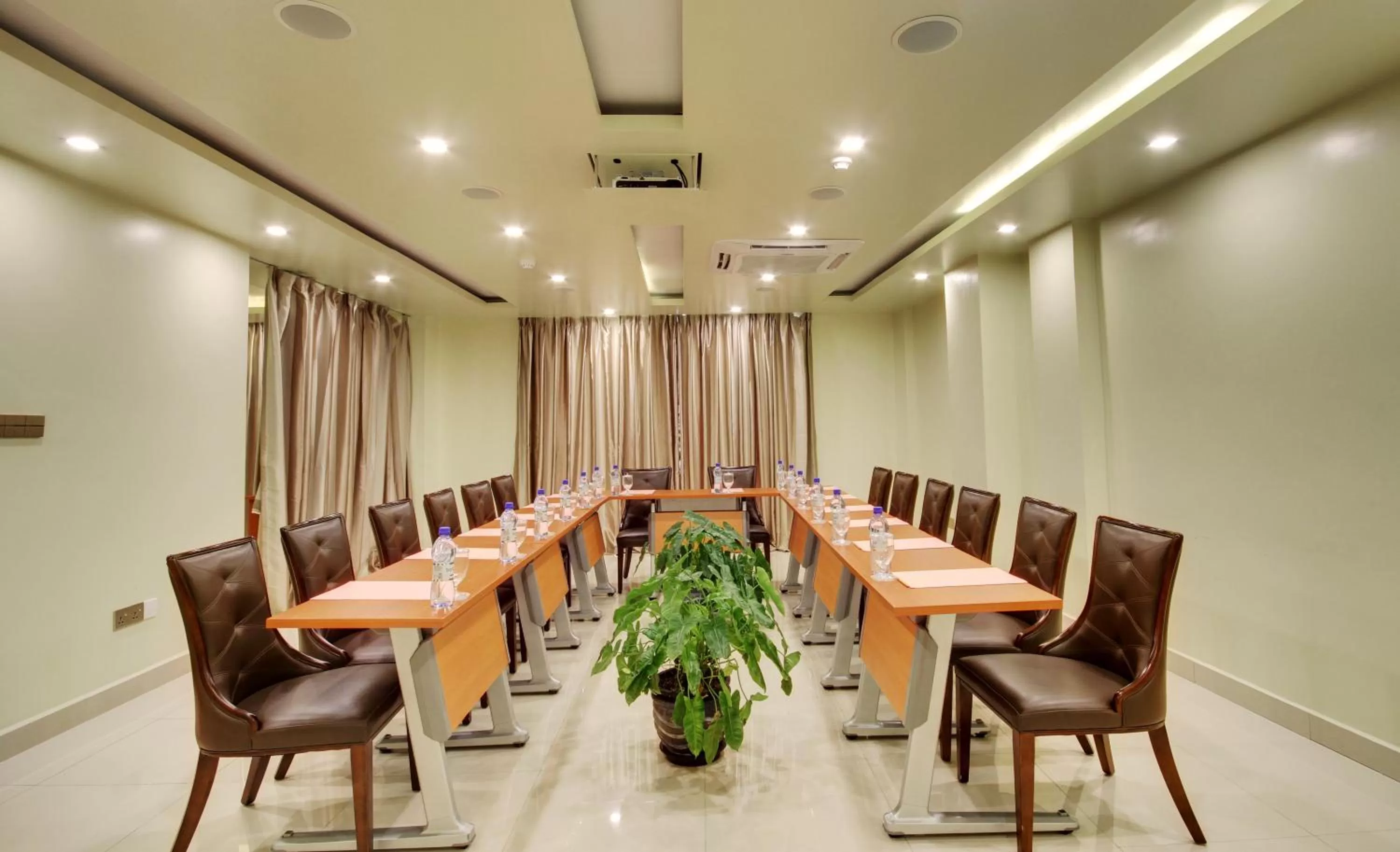 Business facilities in Unima Grand