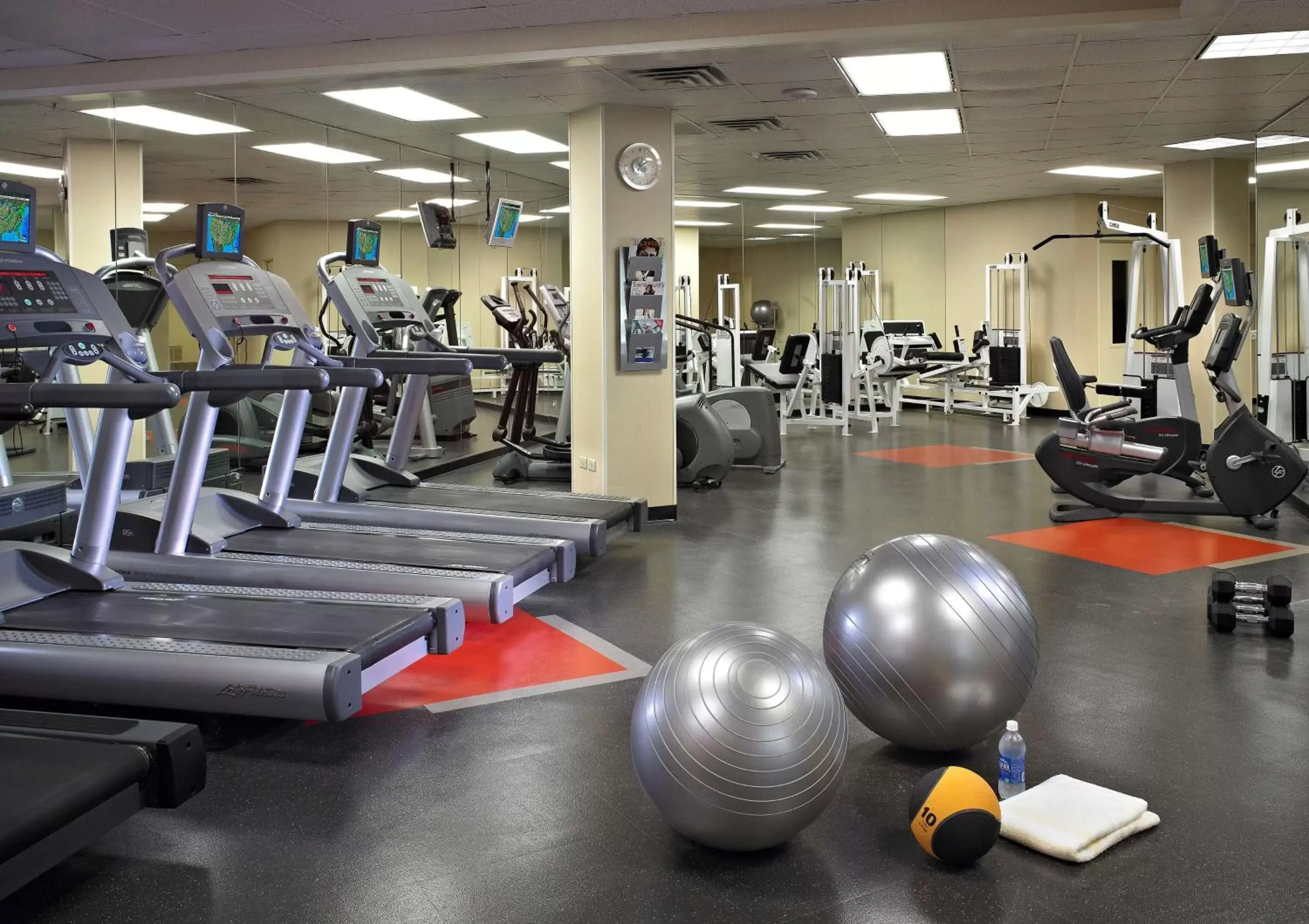 Fitness centre/facilities, Fitness Center/Facilities in Hilton Chicago Oak Brook Hills Resort & Conference Center