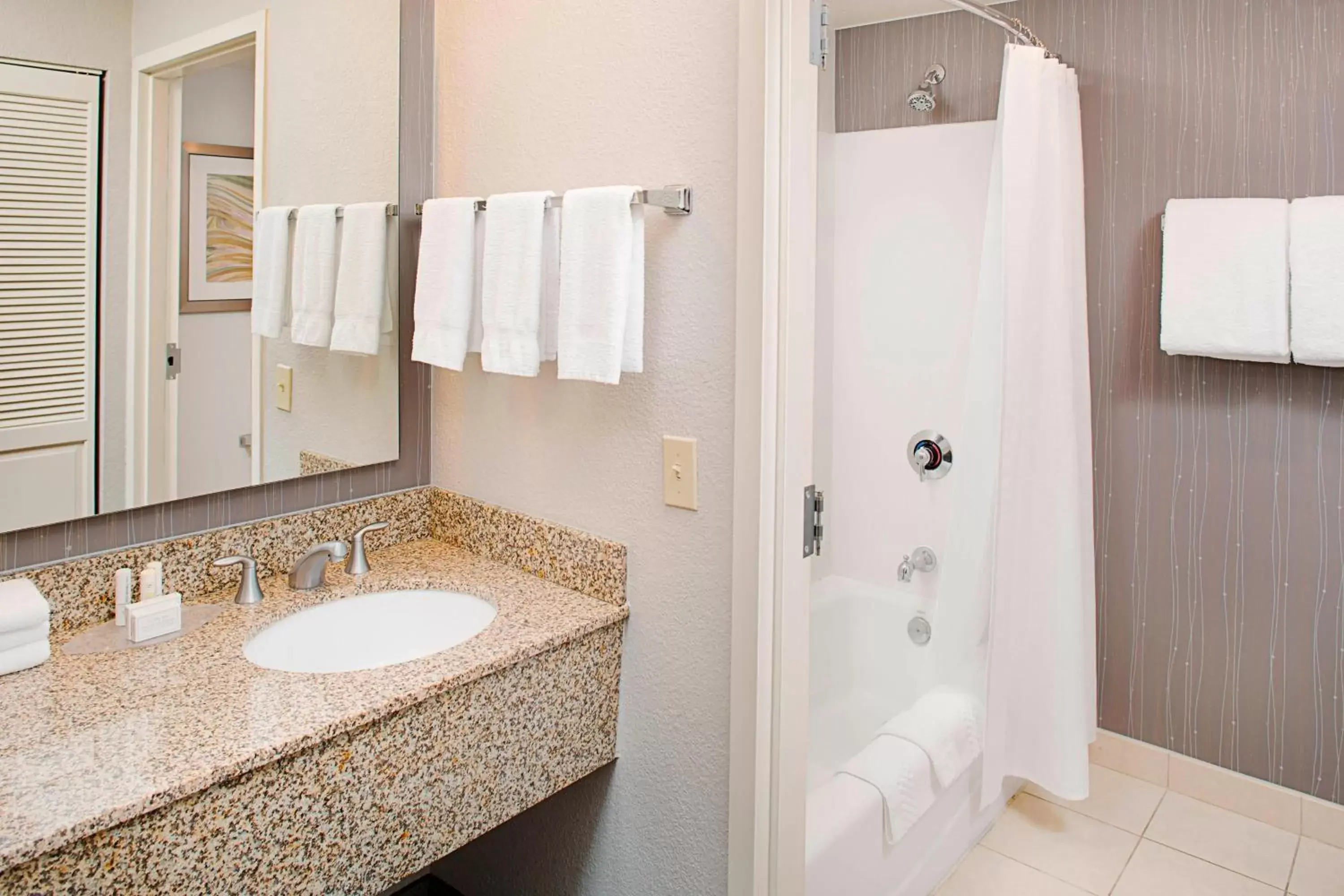 Bathroom in Courtyard by Marriott Tucson Williams Centre