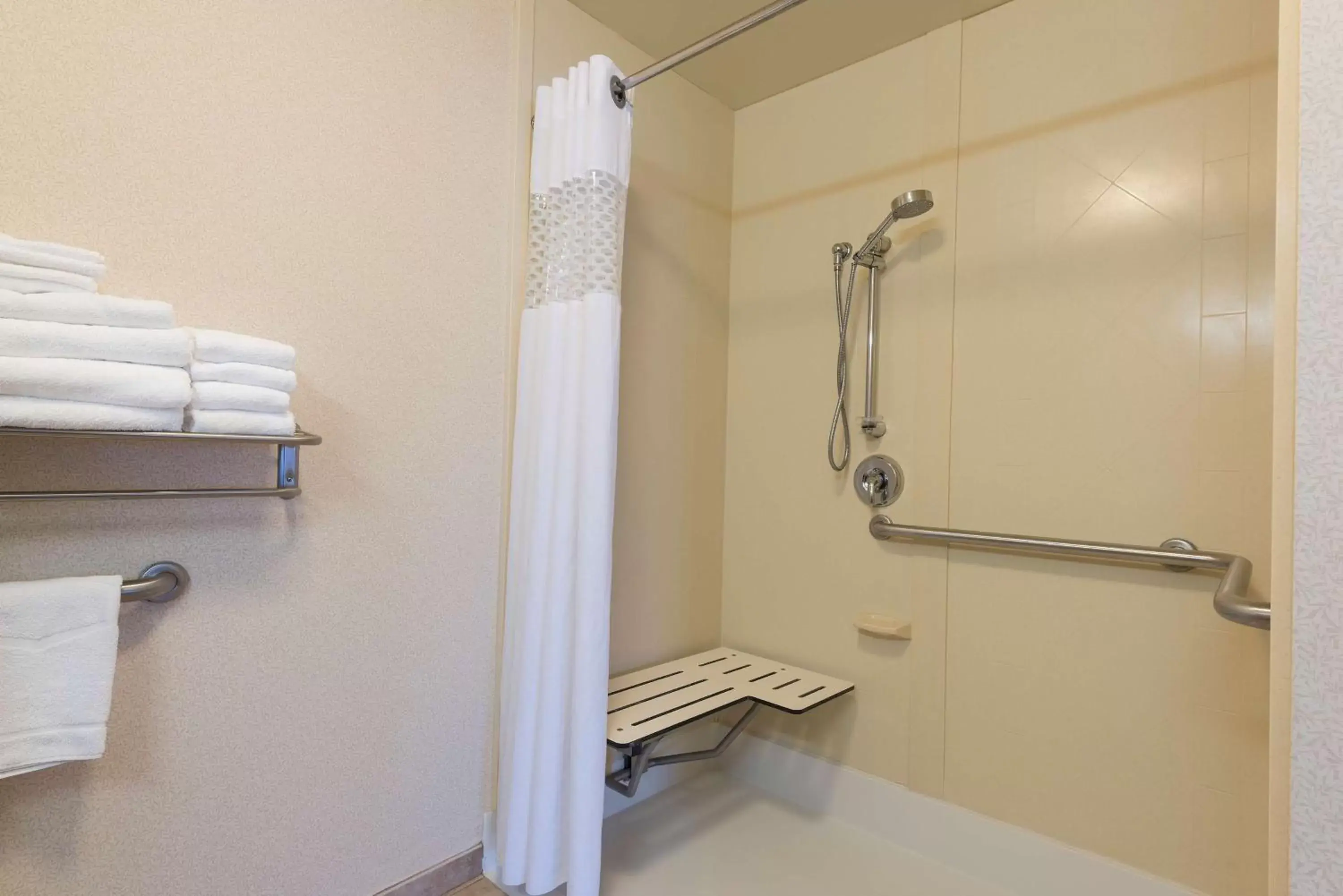 Bathroom in Hampton Inn & Suites Hartford-Manchester