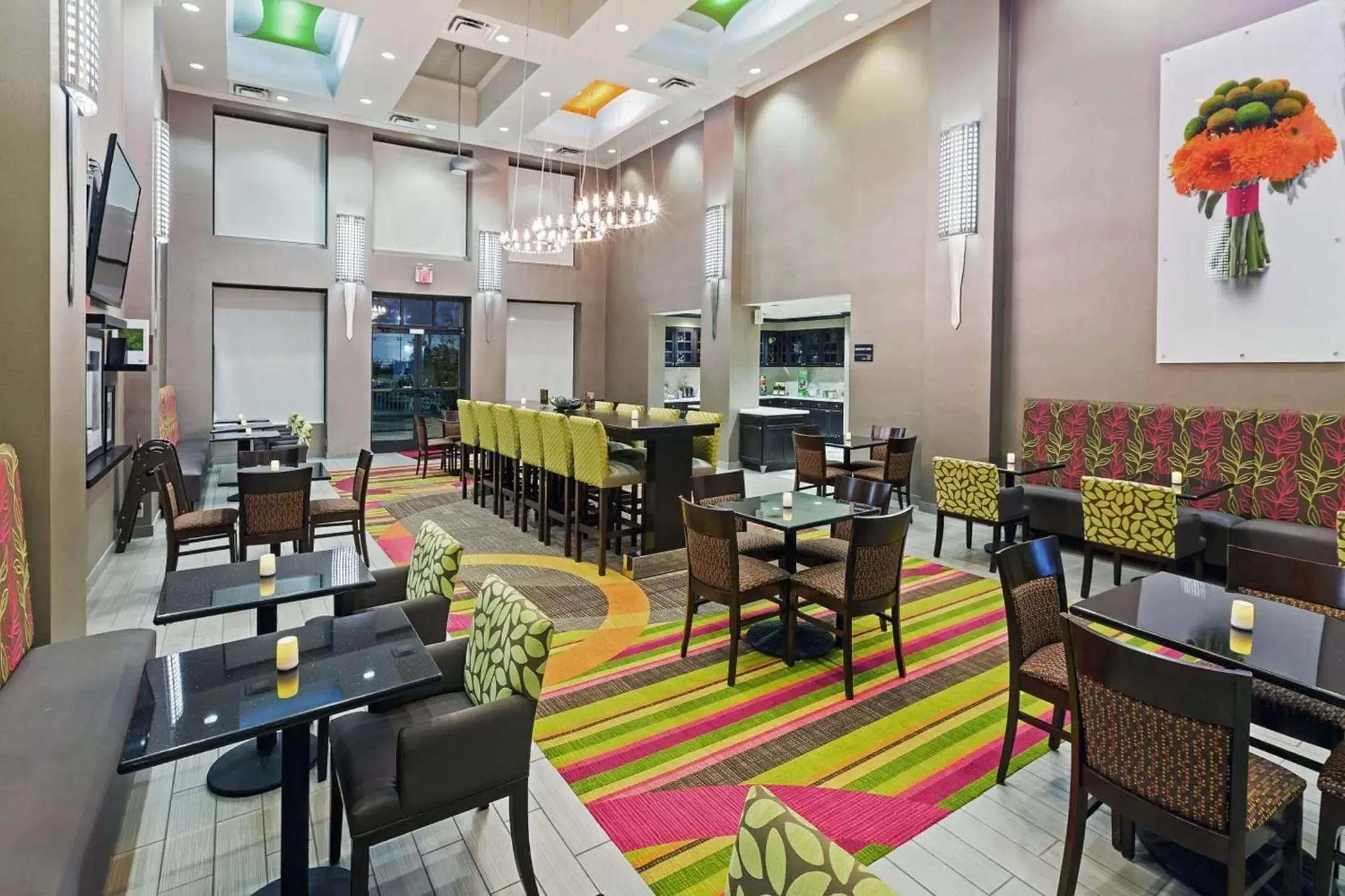 Dining area, Restaurant/Places to Eat in Hampton Inn & Suites Tulsa-Woodland Hills