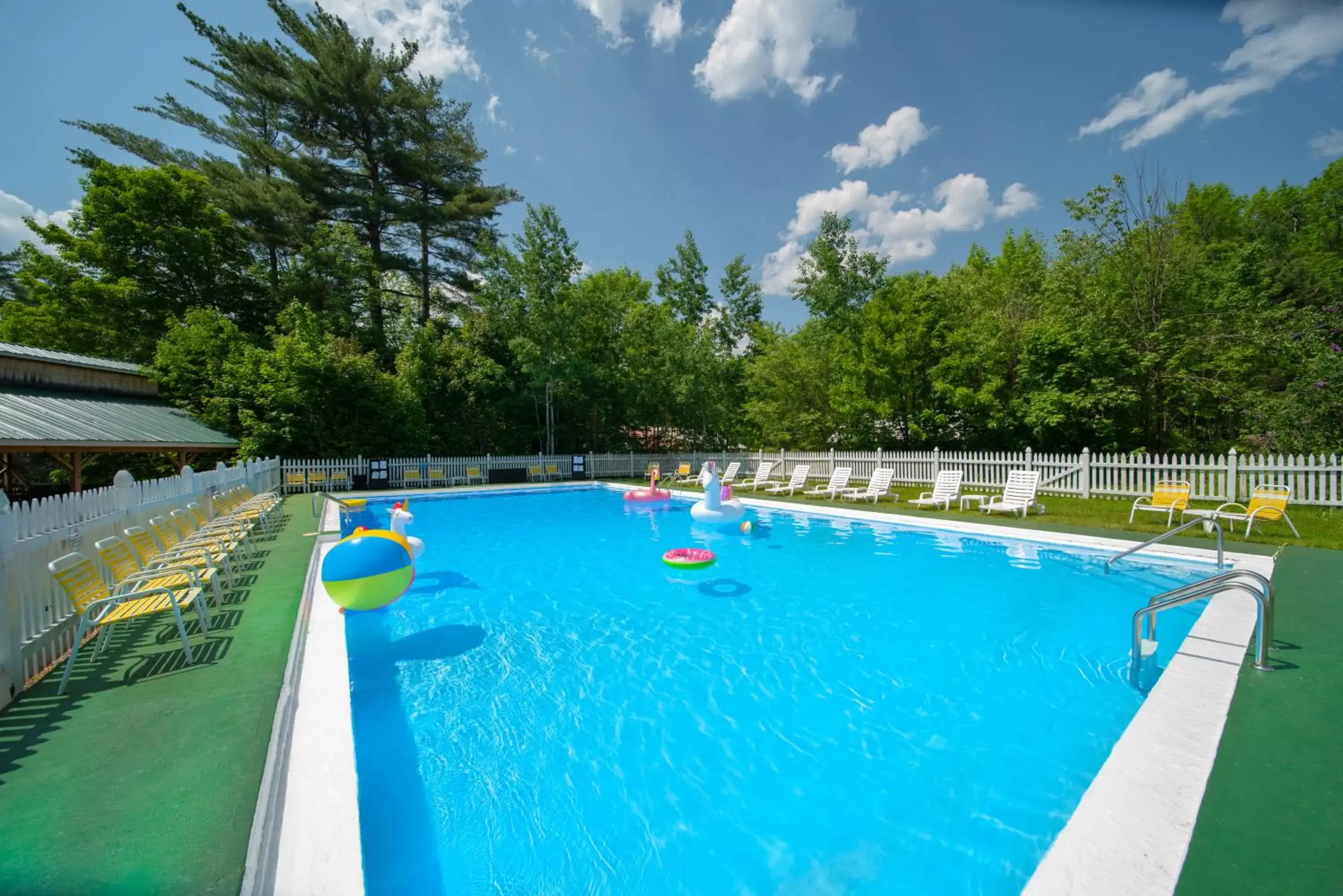 Swimming Pool in Christmas Farm Inn and Spa