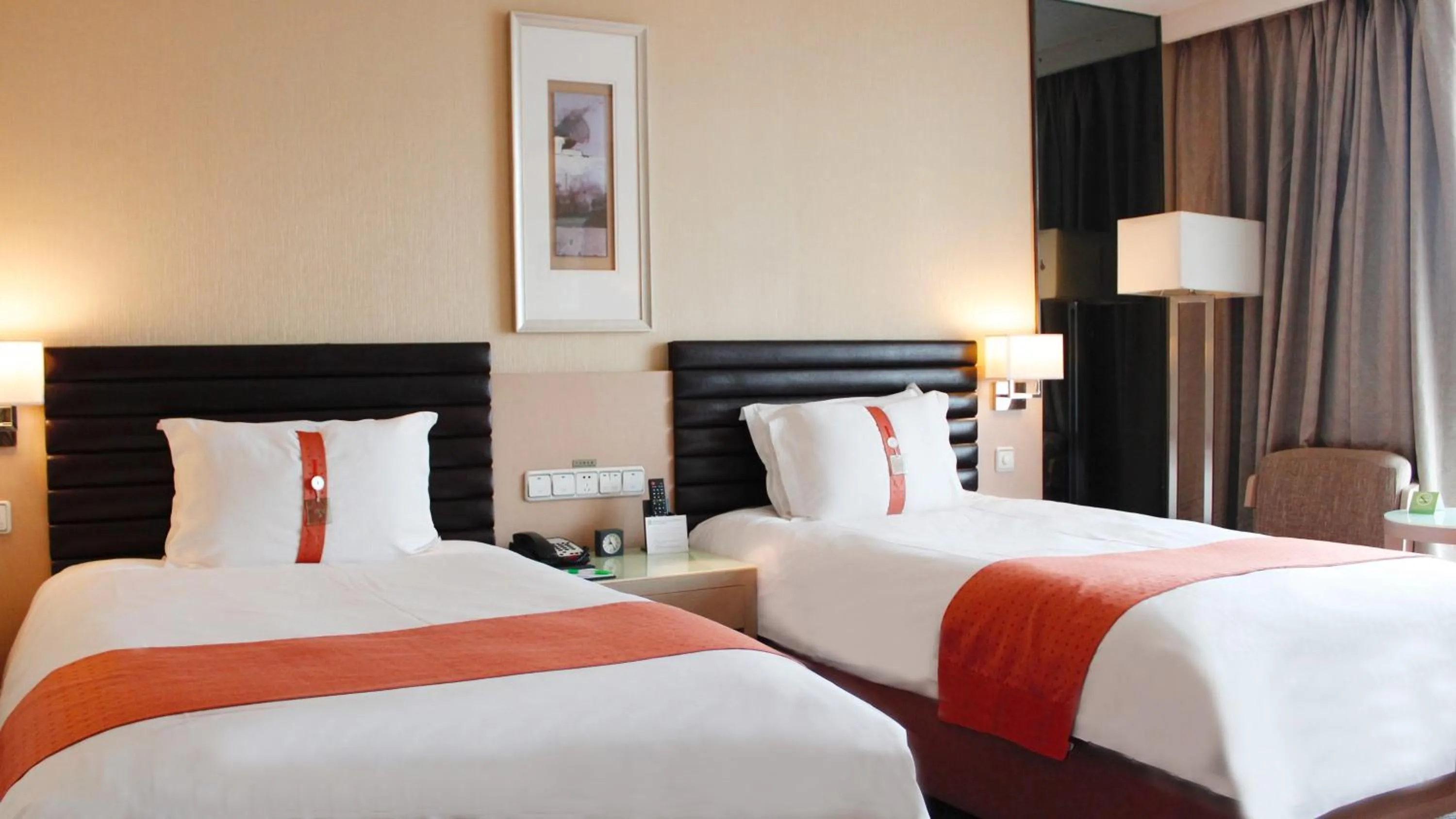 Photo of the whole room in Qingdao Parkview Holiday Hotel