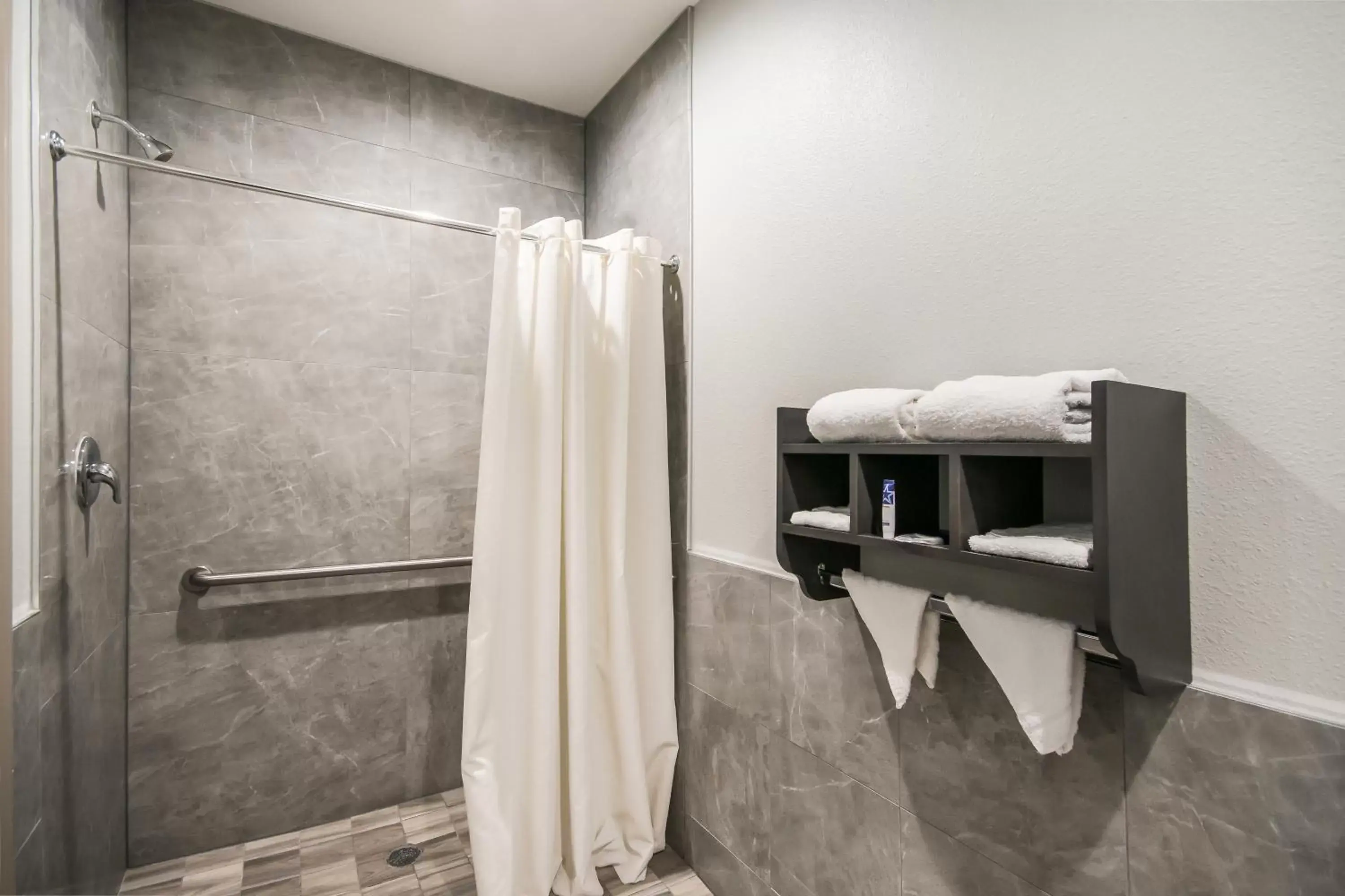 Bathroom in Americas Best Value Inn & Suites Northeast Houston I-610
