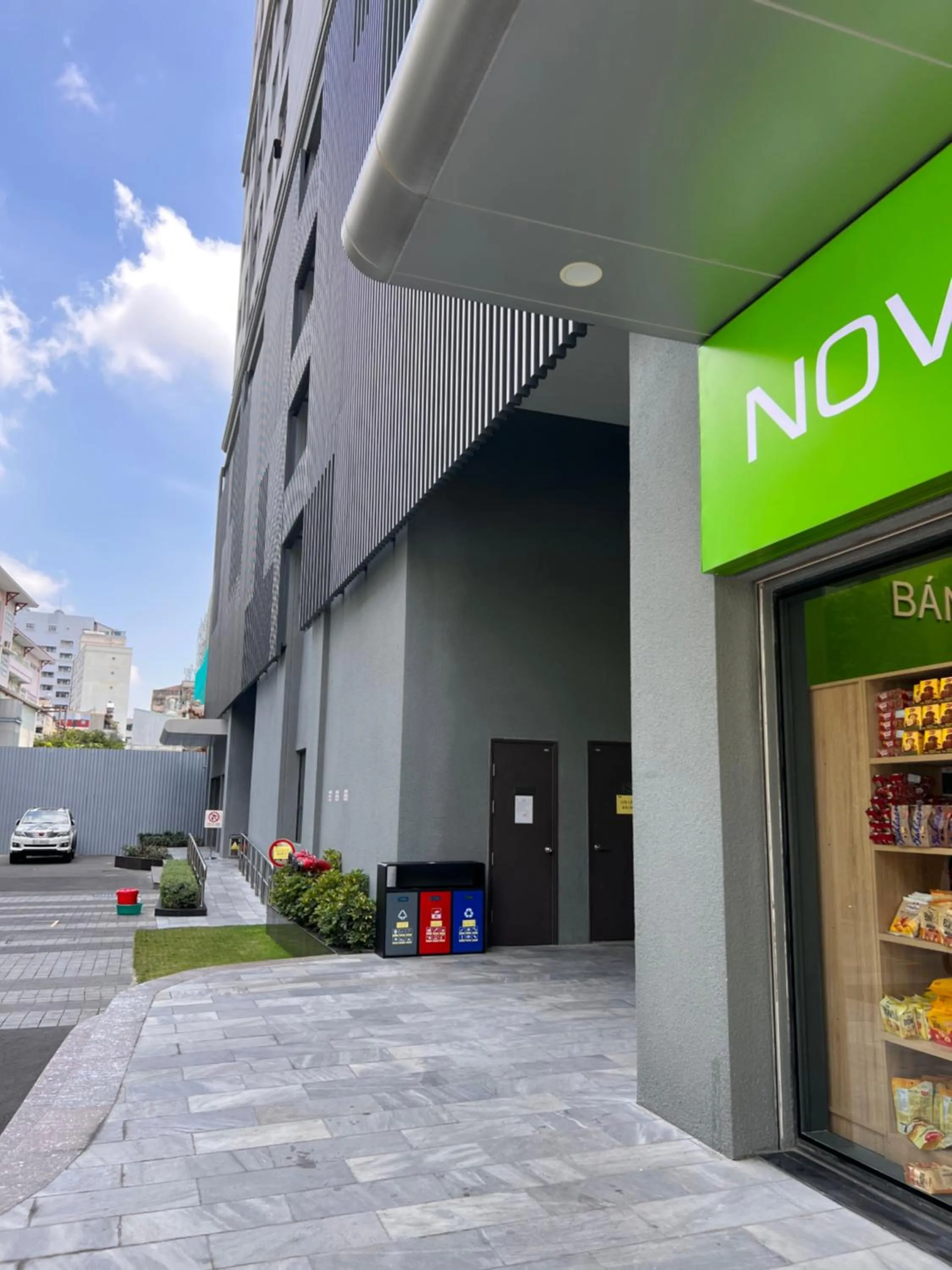 Street view in Soho residence studio apartment