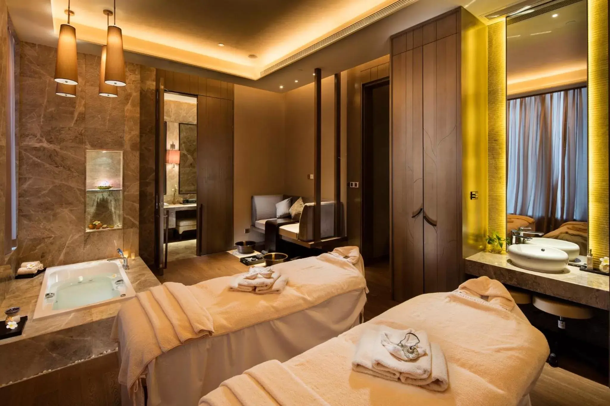 Spa and wellness centre/facilities, Bathroom in Crowne Plaza Fuzhou Riverside, an IHG Hotel