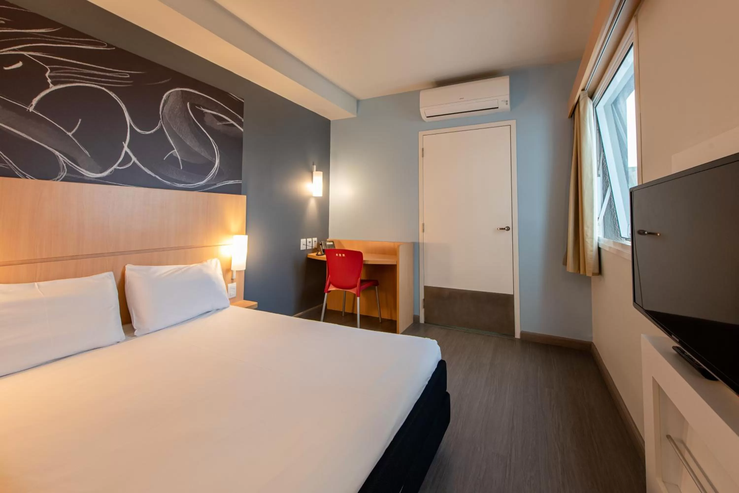 Property building, Bed in Ibis Guaratingueta Aparecida - Circuito da Fé