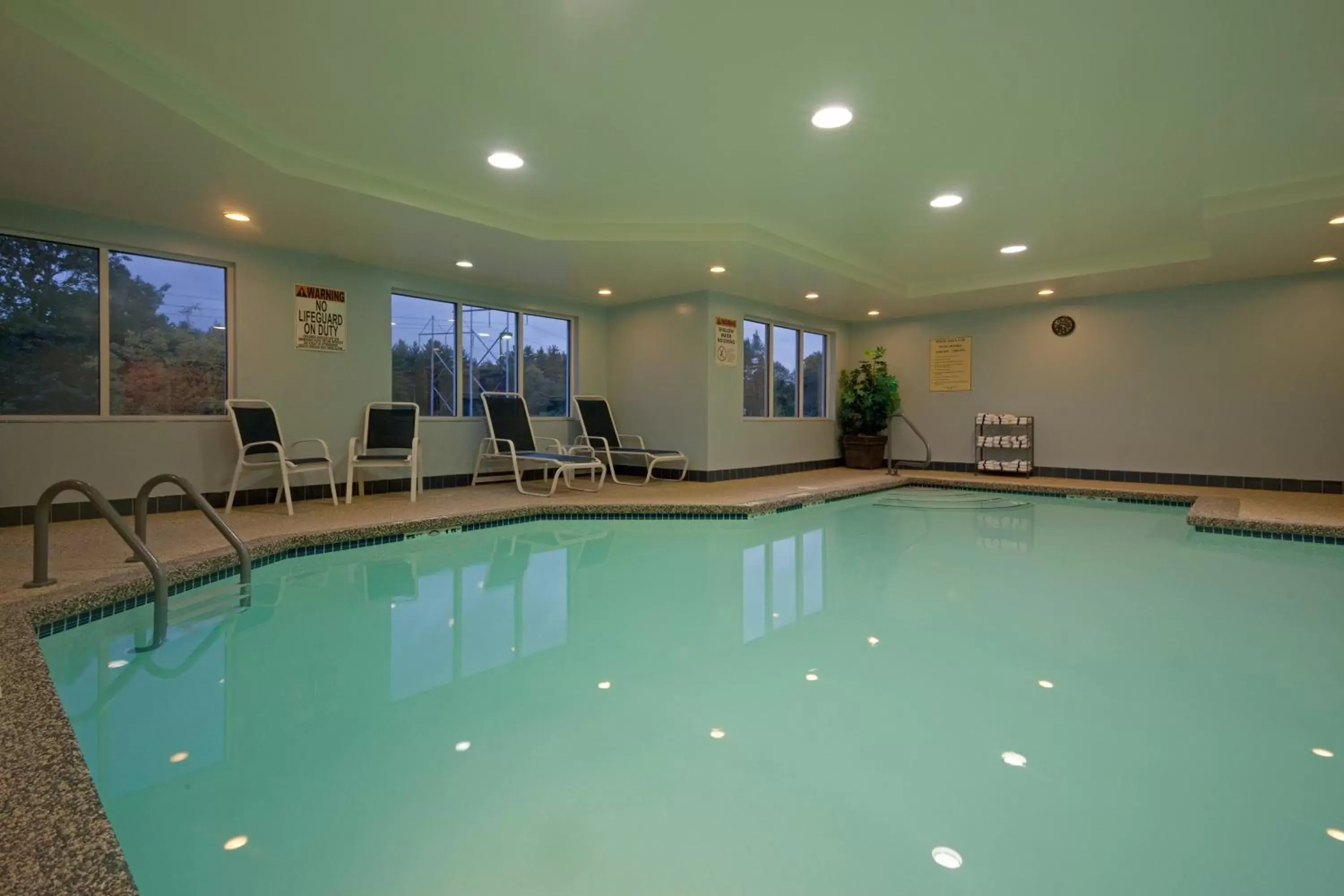 Swimming Pool in Holiday Inn Express Hotel & Suites Rochester, an IHG Hotel