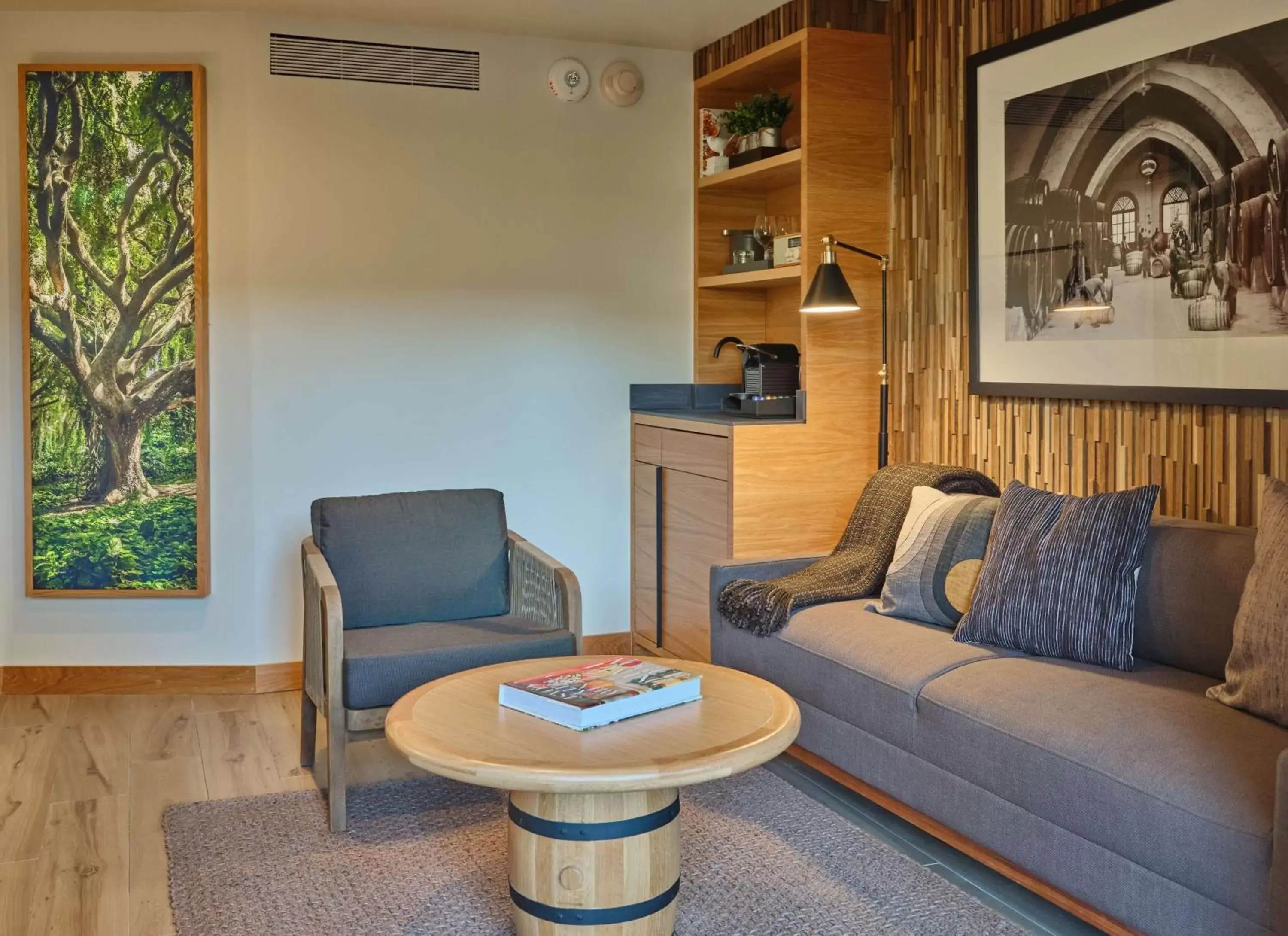 Living room, Seating Area in Embassy Suites by Hilton Napa Valley