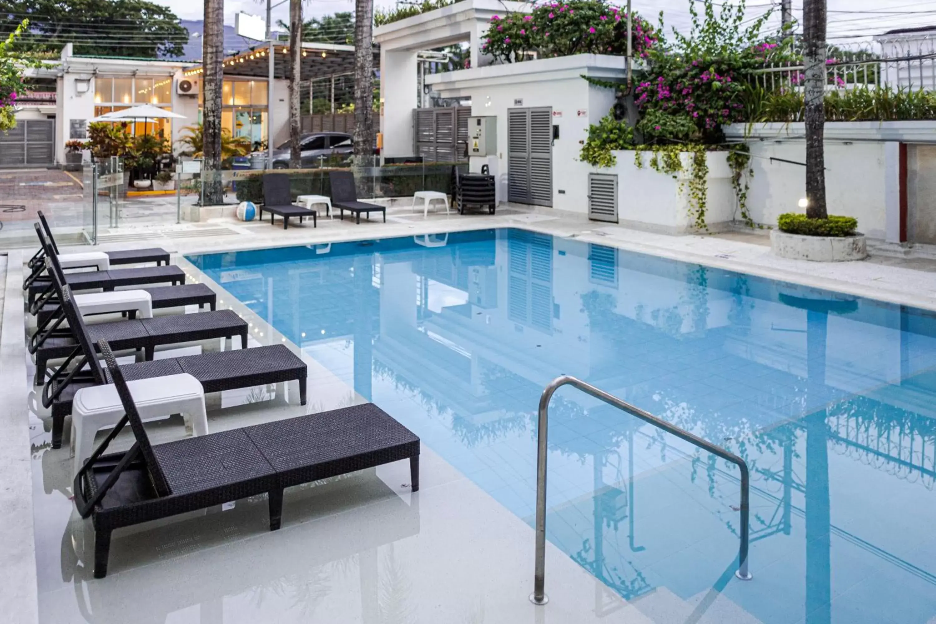 Day, Swimming Pool in Hotel Manantial Melgar