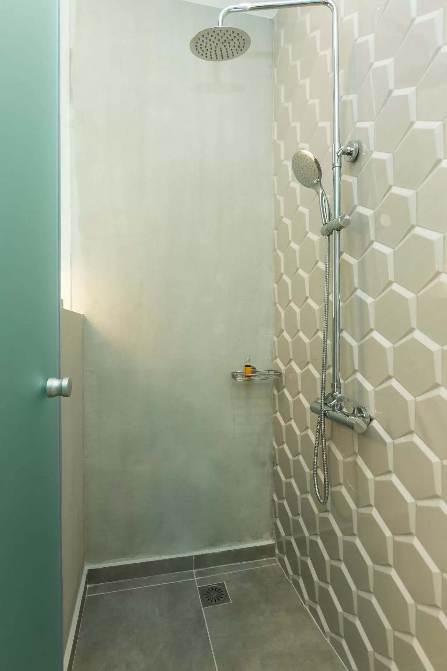 Shower in Ark 68 City Rooms