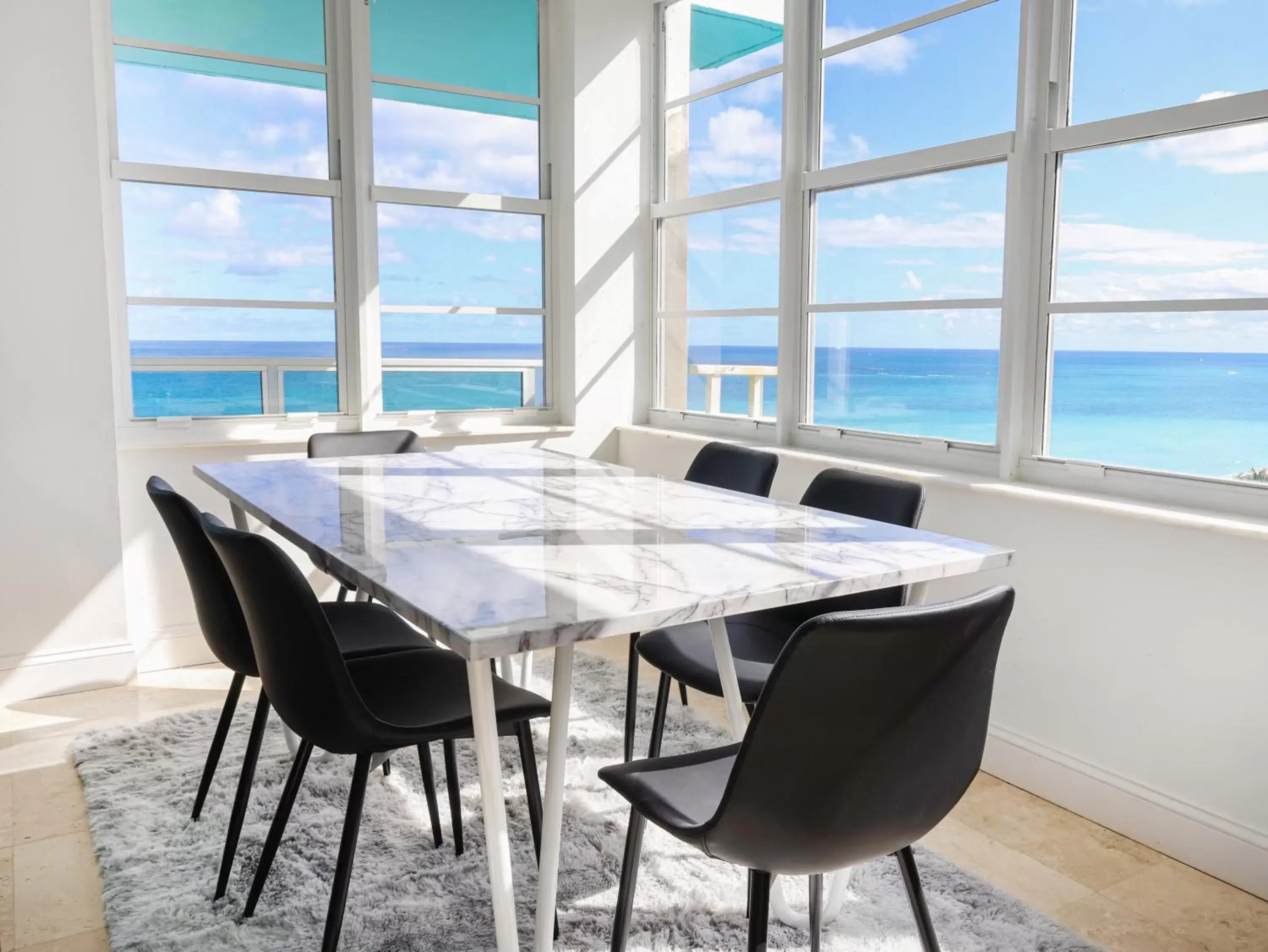 Dining area, Sea View in Seacoast Suites on Miami Beach