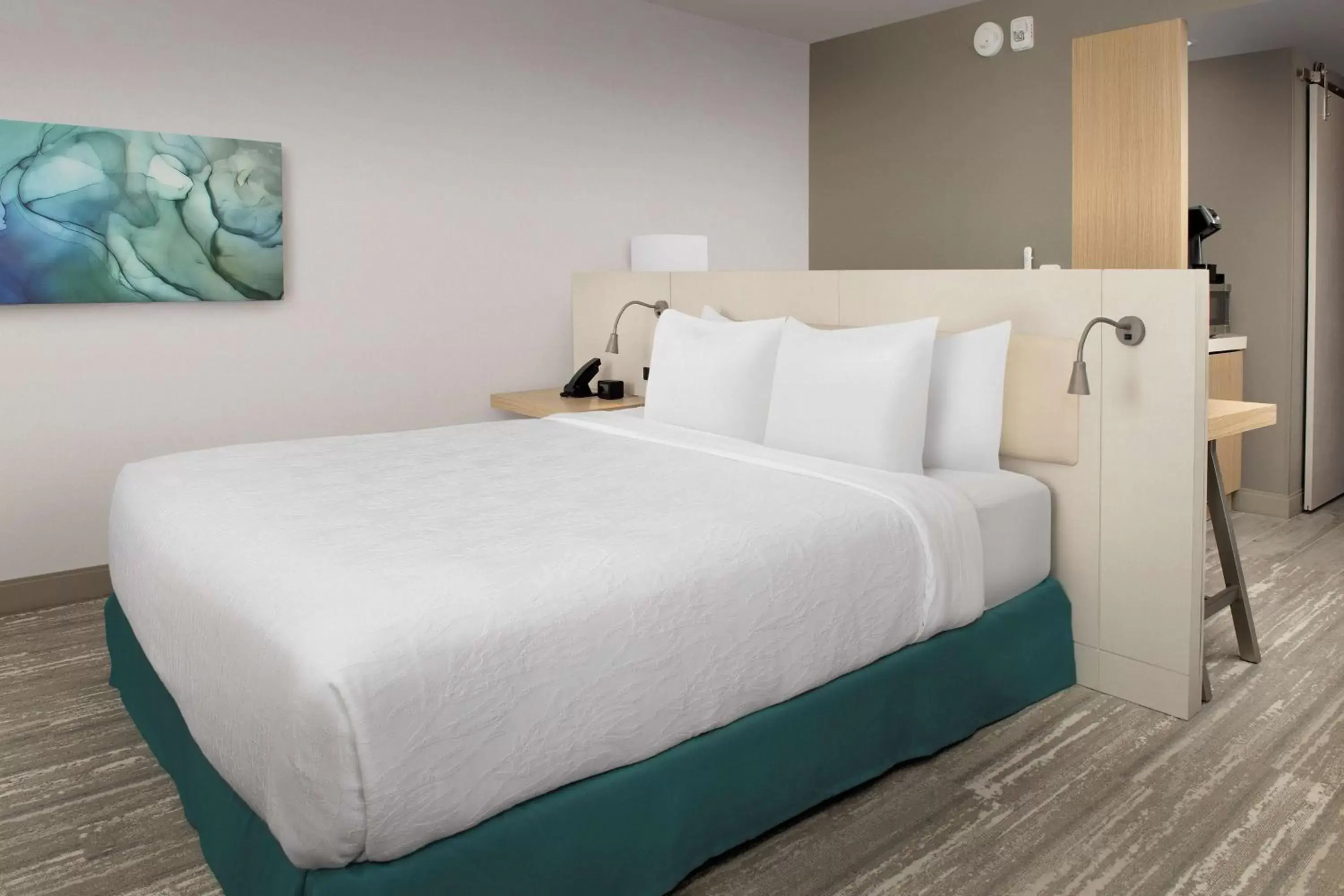 Bedroom, Bed in Hilton Garden Inn Orlando Downtown