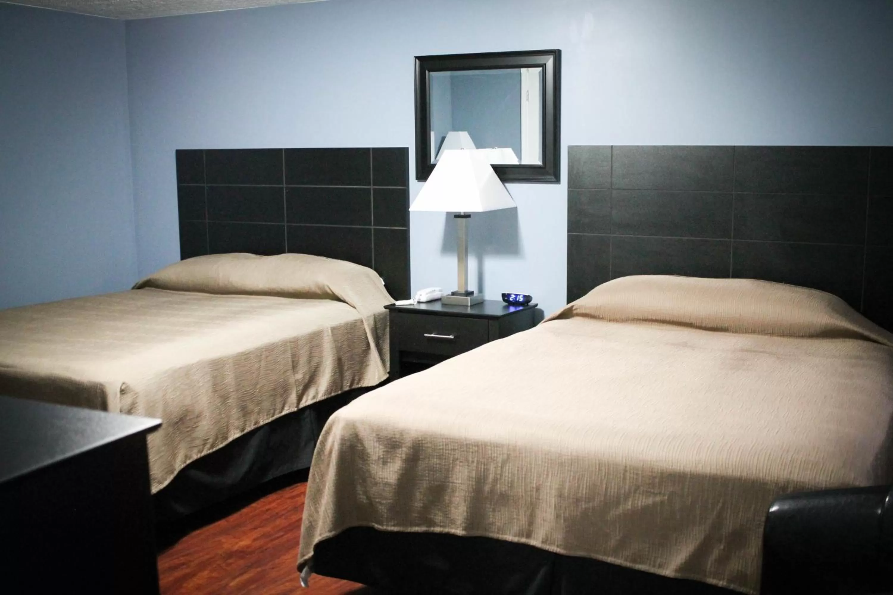 Bed in The New Lantern Motel