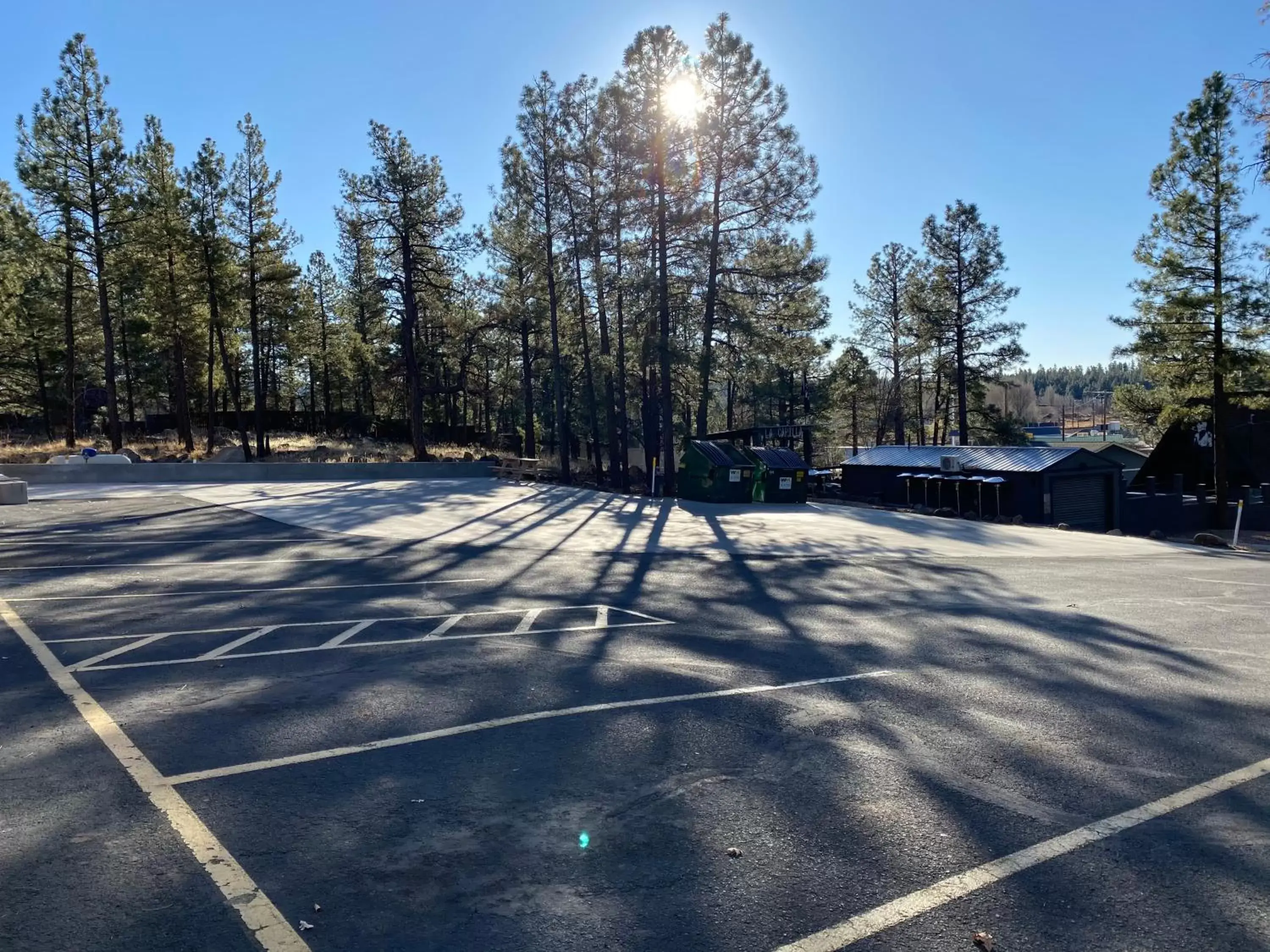 Property building, Winter in Motel In The Pines