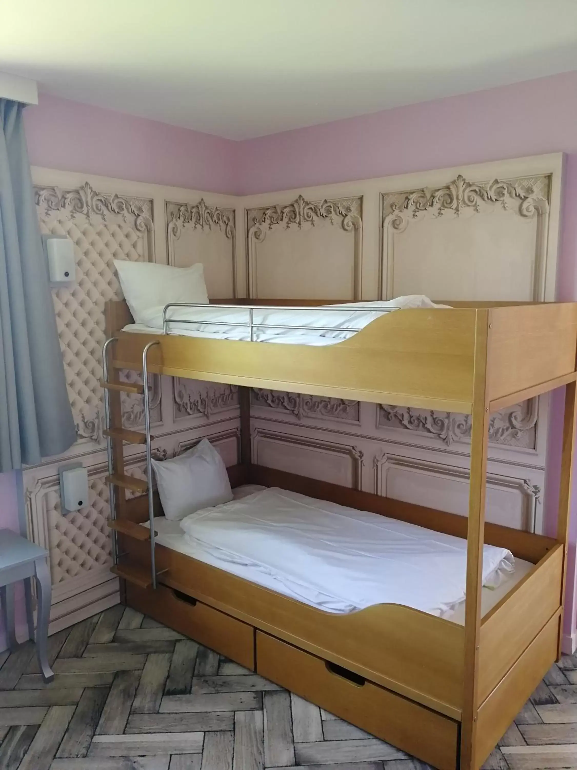 Bunk Bed in Explorers Hotel Marne-la-Vallée