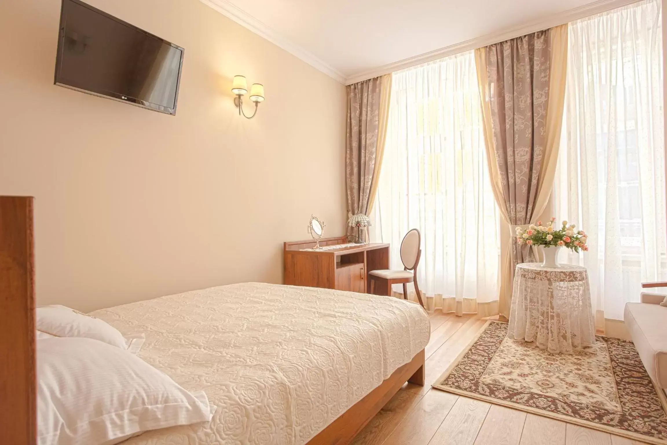 Photo of the whole room, Bed in Aparthotel Grodzka 21