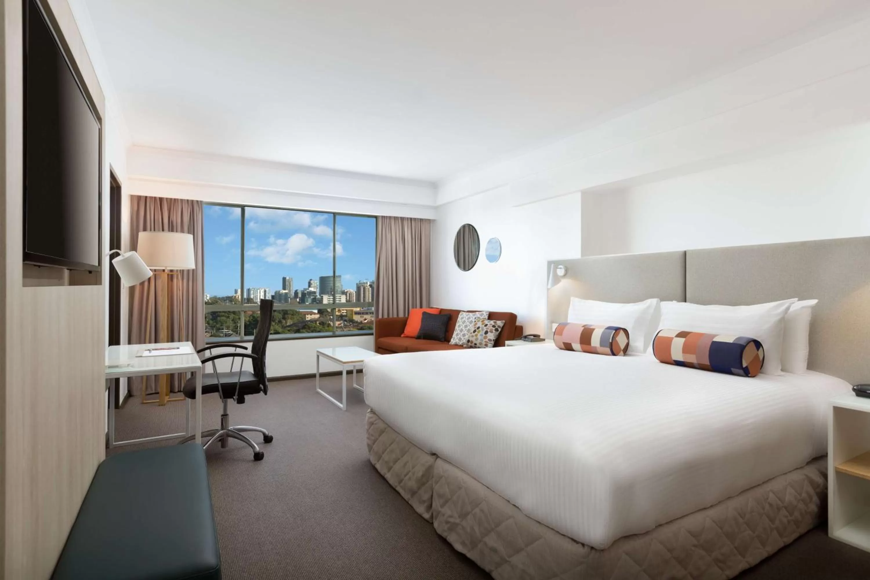 Photo of the whole room, Bed in Rydges Parramatta