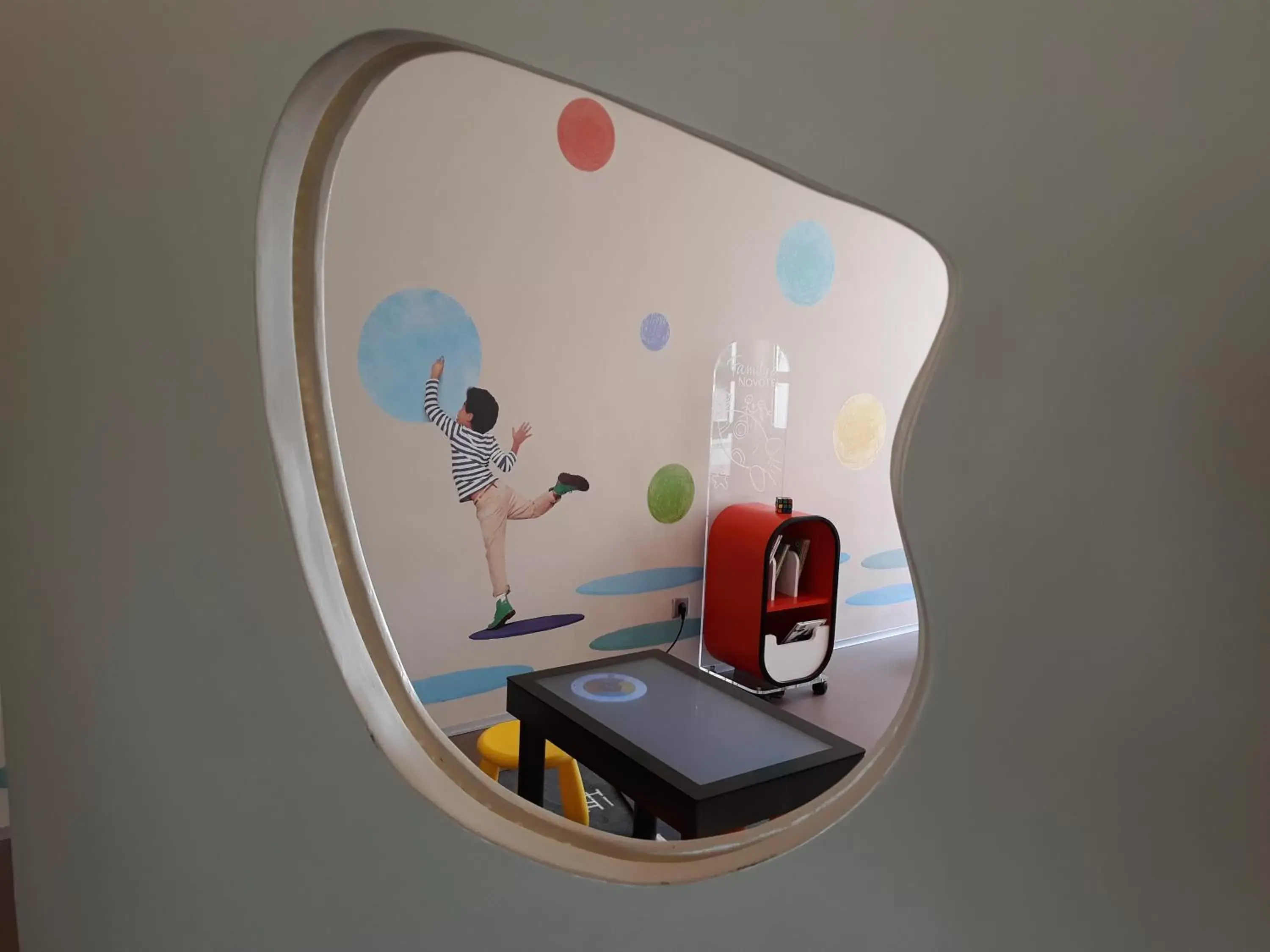 Children play ground, Kitchen/Kitchenette in Novotel Setubal