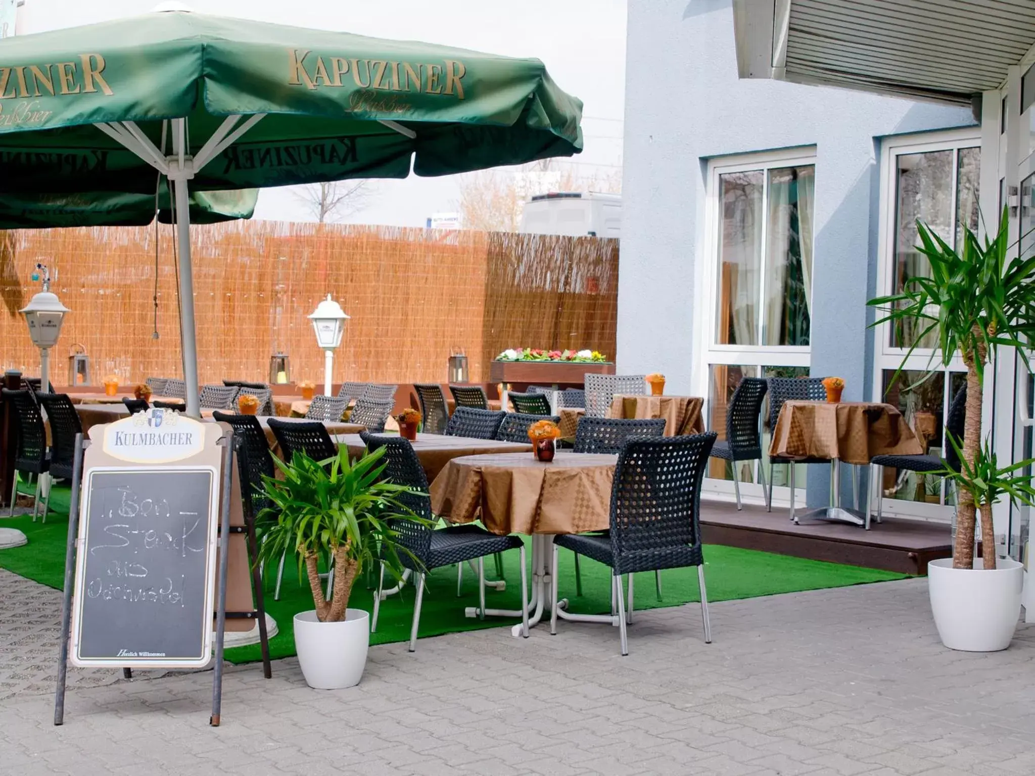 Balcony/Terrace, Restaurant/Places to Eat in ACHAT Hotel Darmstadt Griesheim