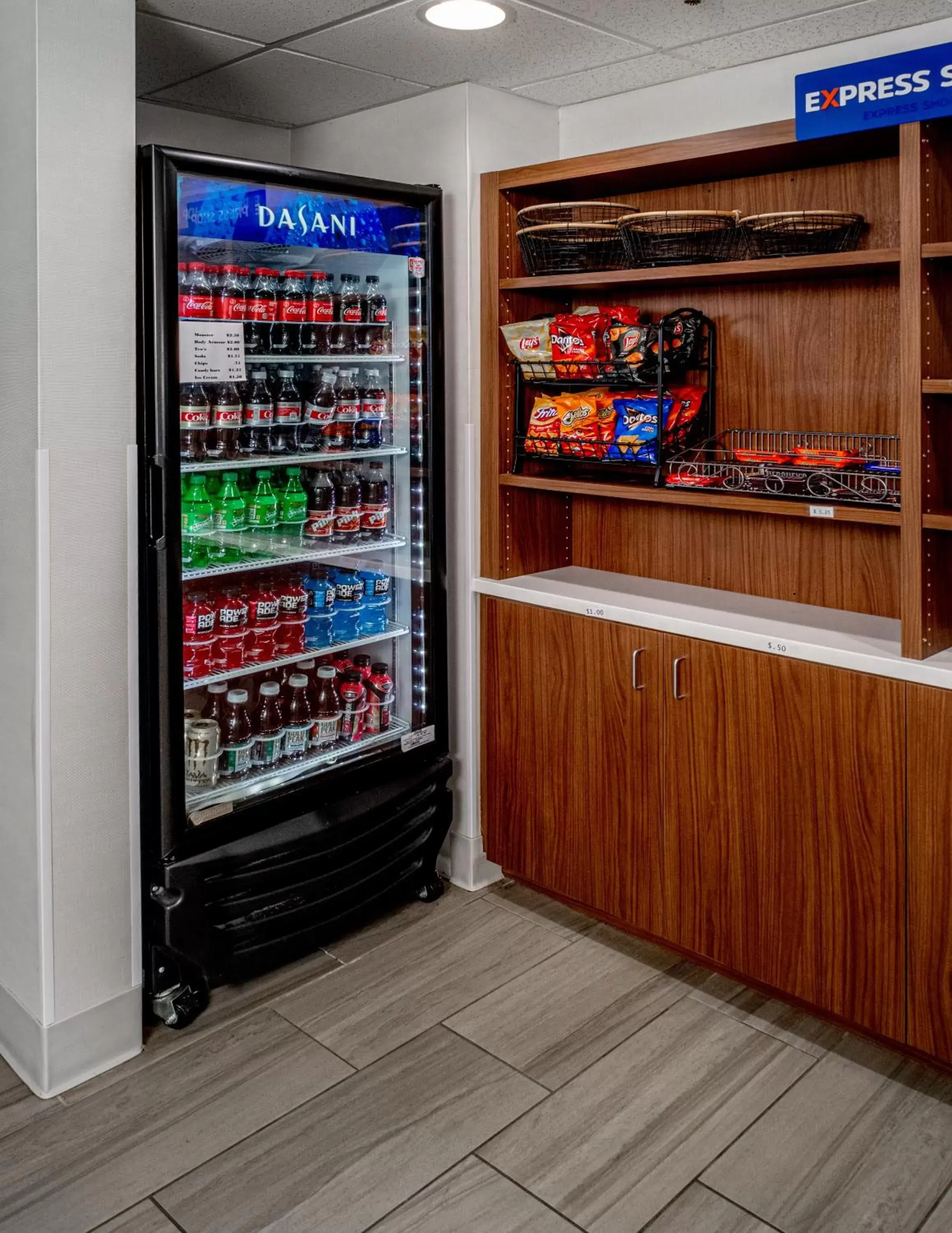 Supermarket/grocery shop in Holiday Inn Express and Suites Pikeville, an IHG Hotel