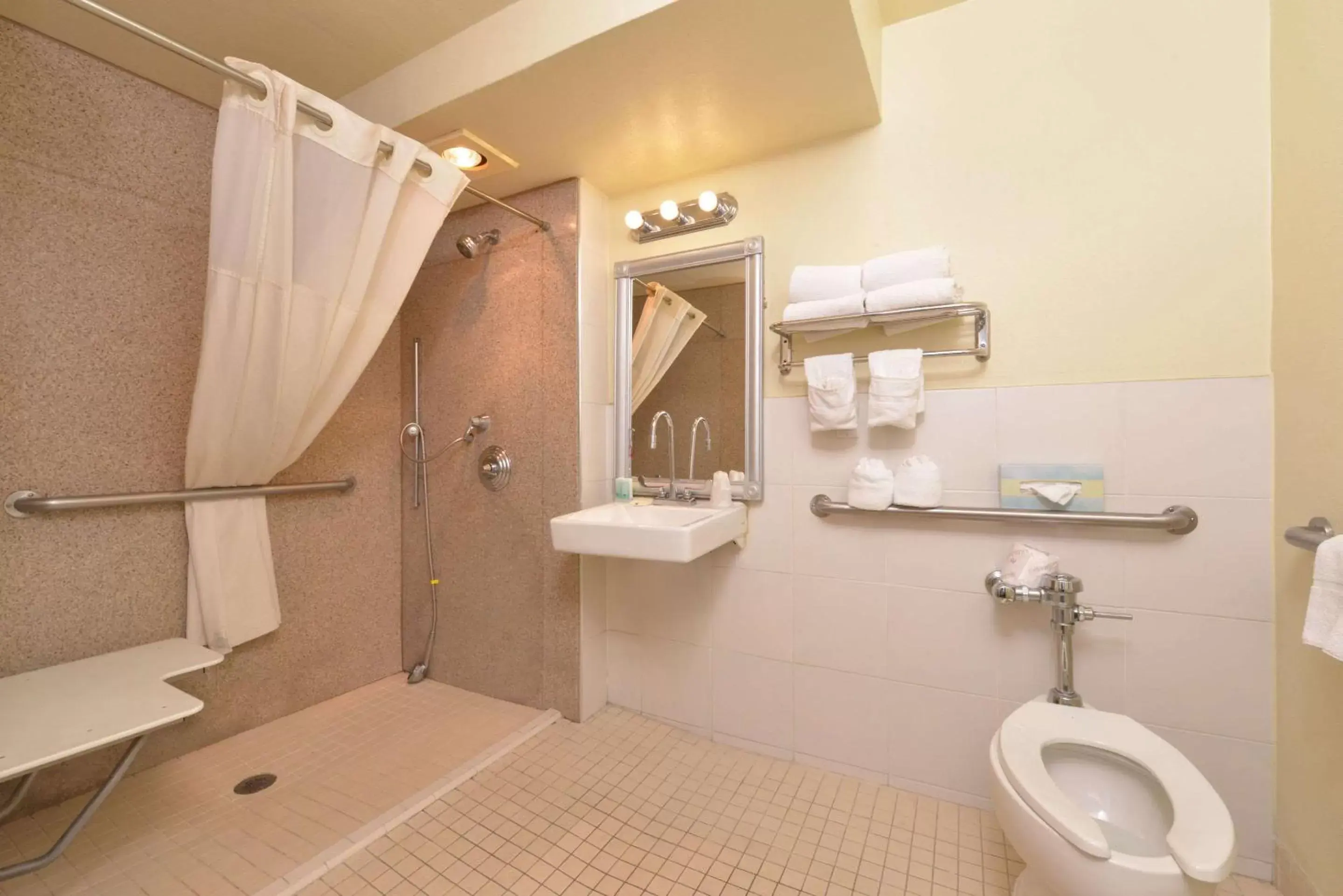 Bathroom in Quality Inn & Suites Montebello - Los Angeles