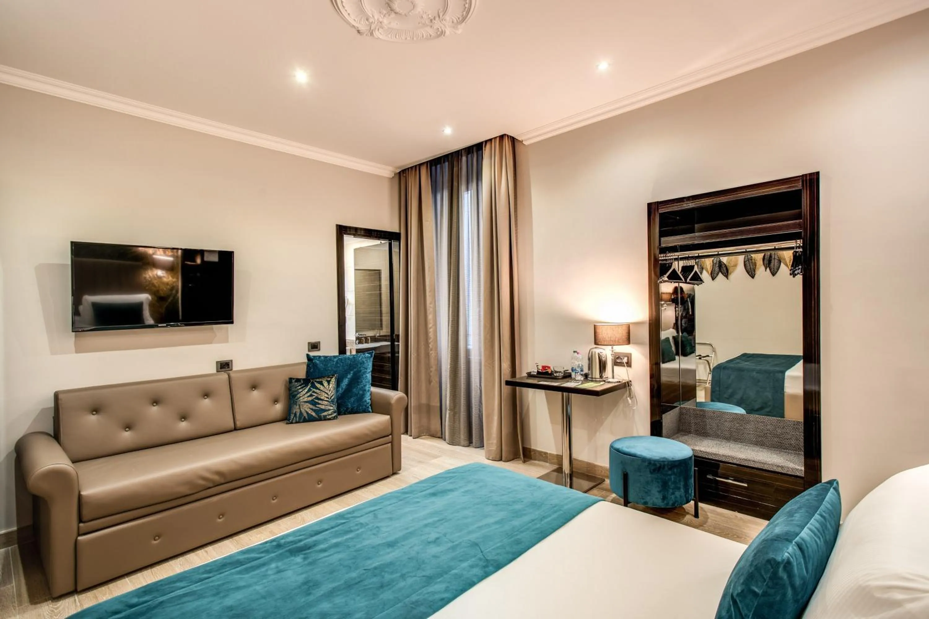 Photo of the whole room, Bed in Relais De La Poste