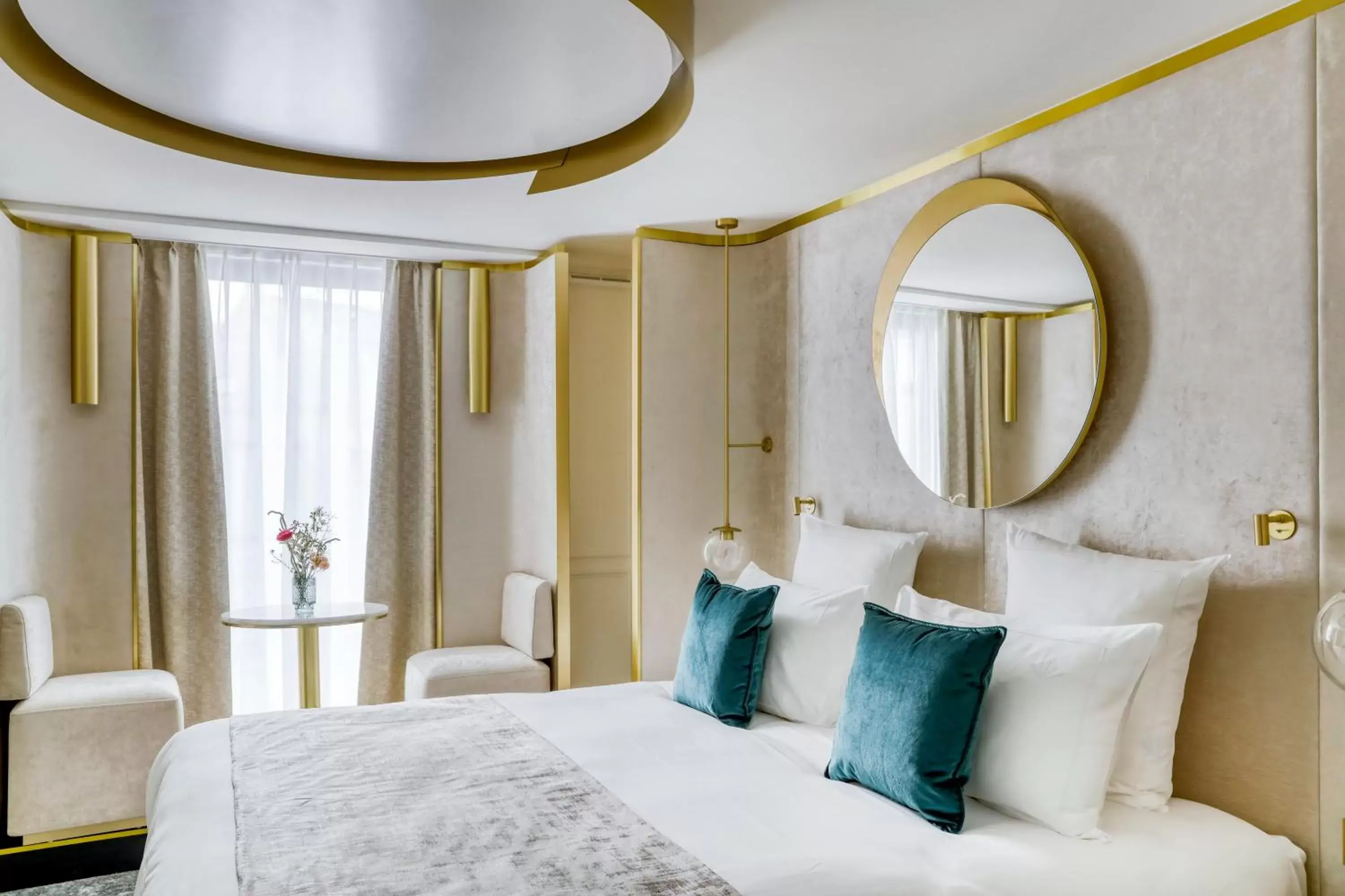 Bed in Maison Albar Hotels - Le Vendome