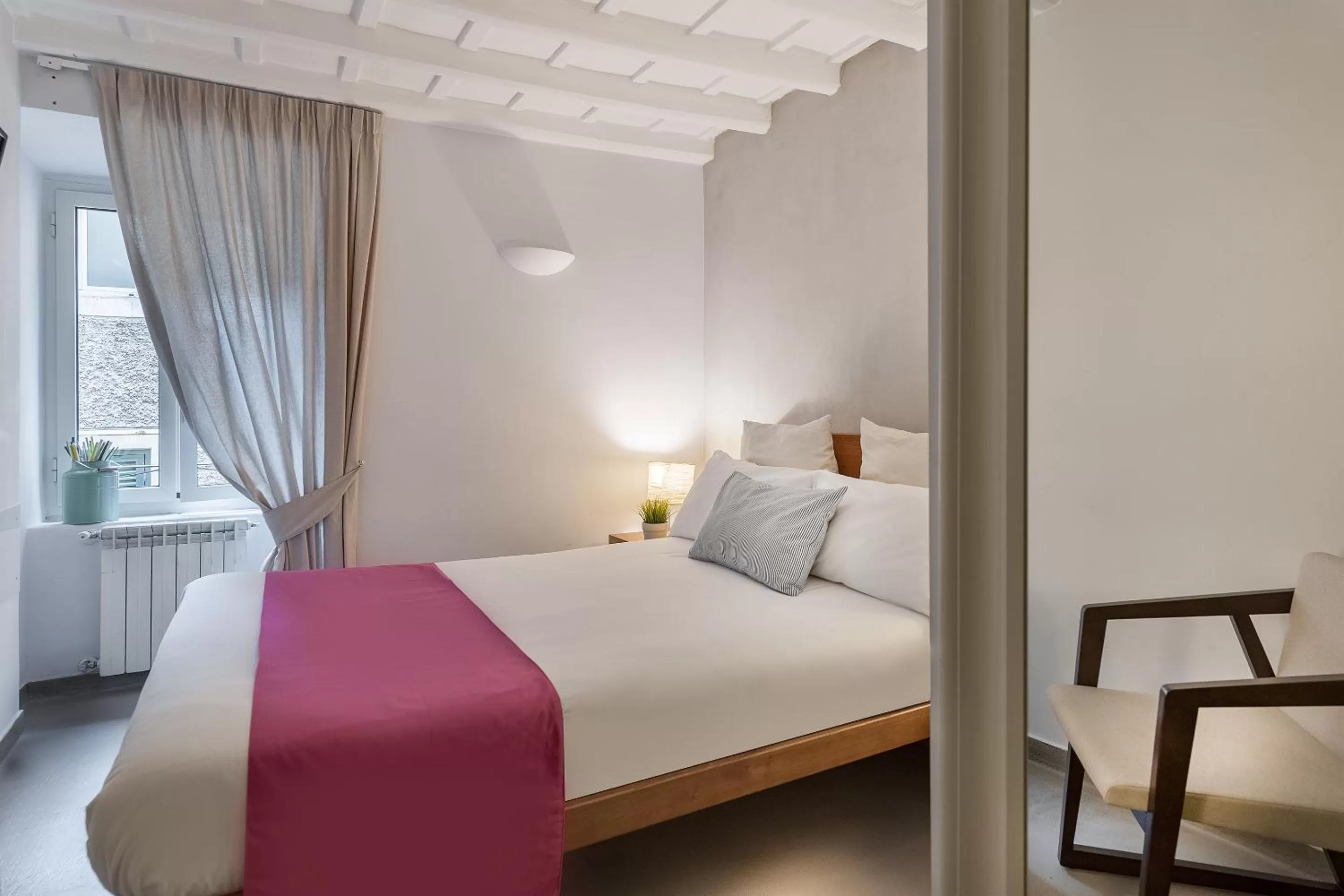 Photo of the whole room, Bed in The Spanish Suite Piazza di Spagna