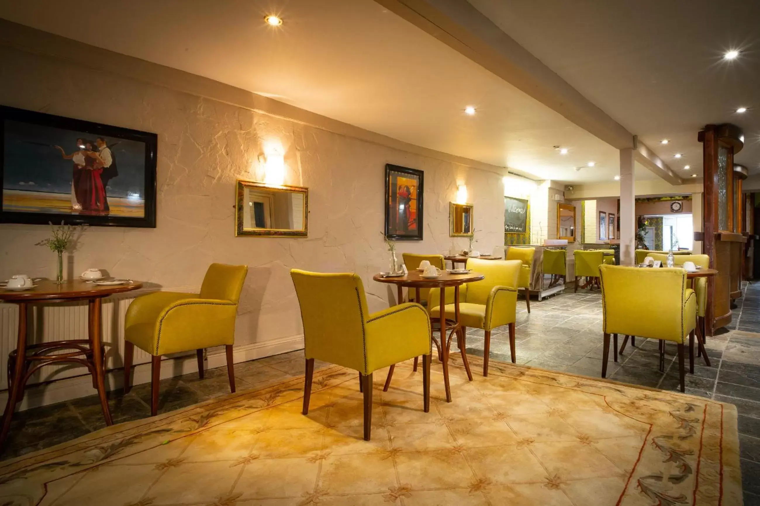 Lounge or bar, Restaurant/Places to Eat in Ashley Hotel