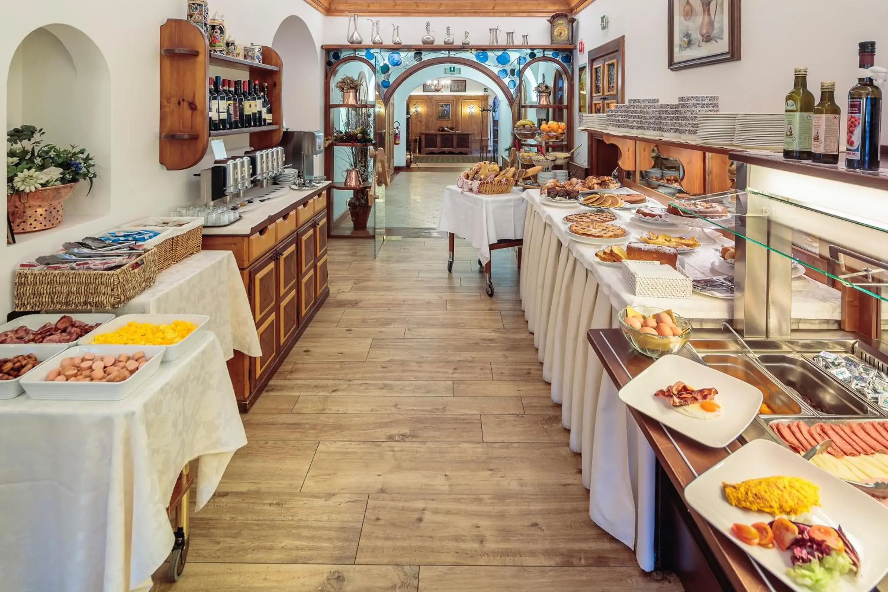 Breakfast, Restaurant/Places to Eat in Franceschi Park Hotel