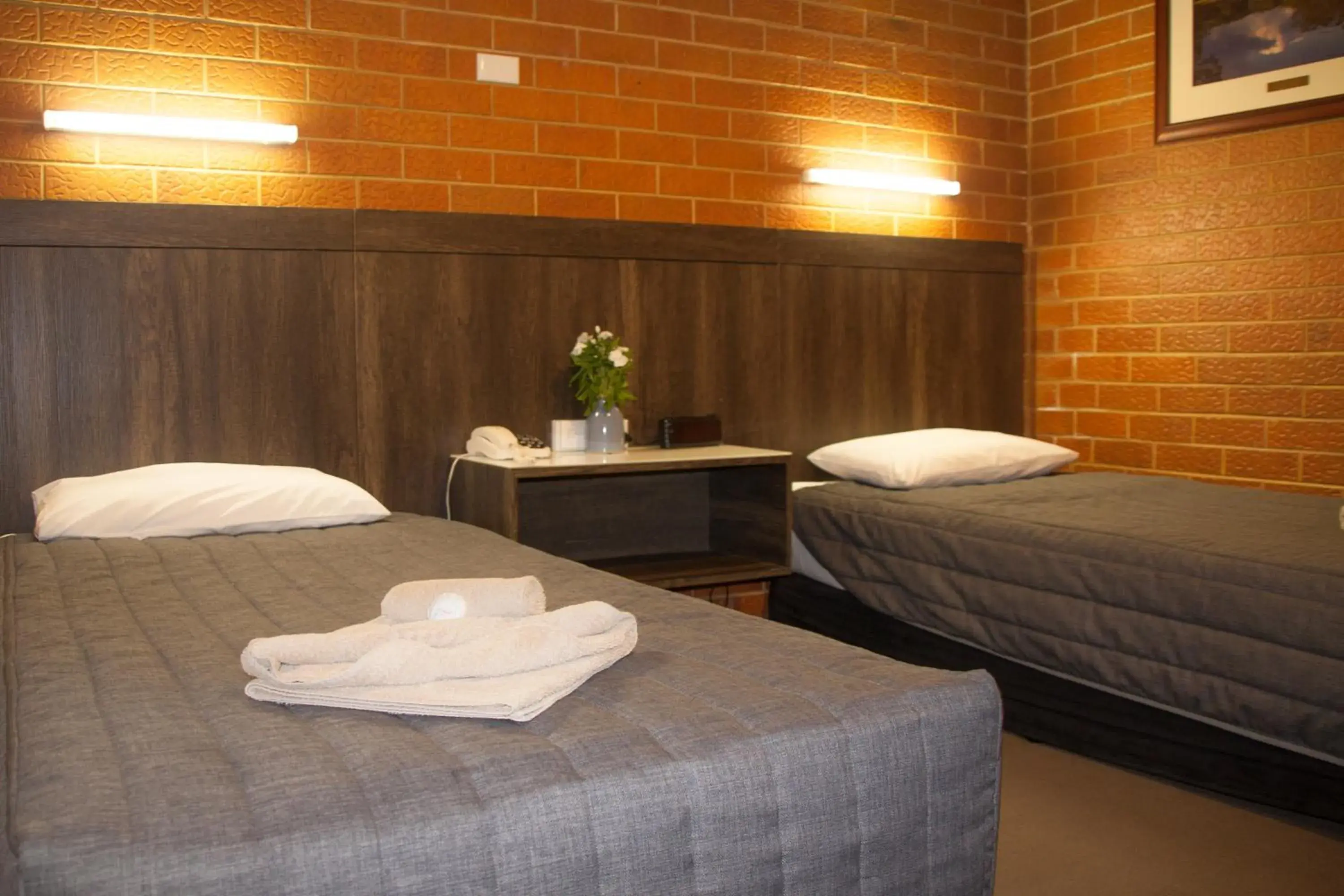 Bedroom, Bed in Angaston Vineyards Motel Bedroom, Bed in Angaston Vineyards Motel