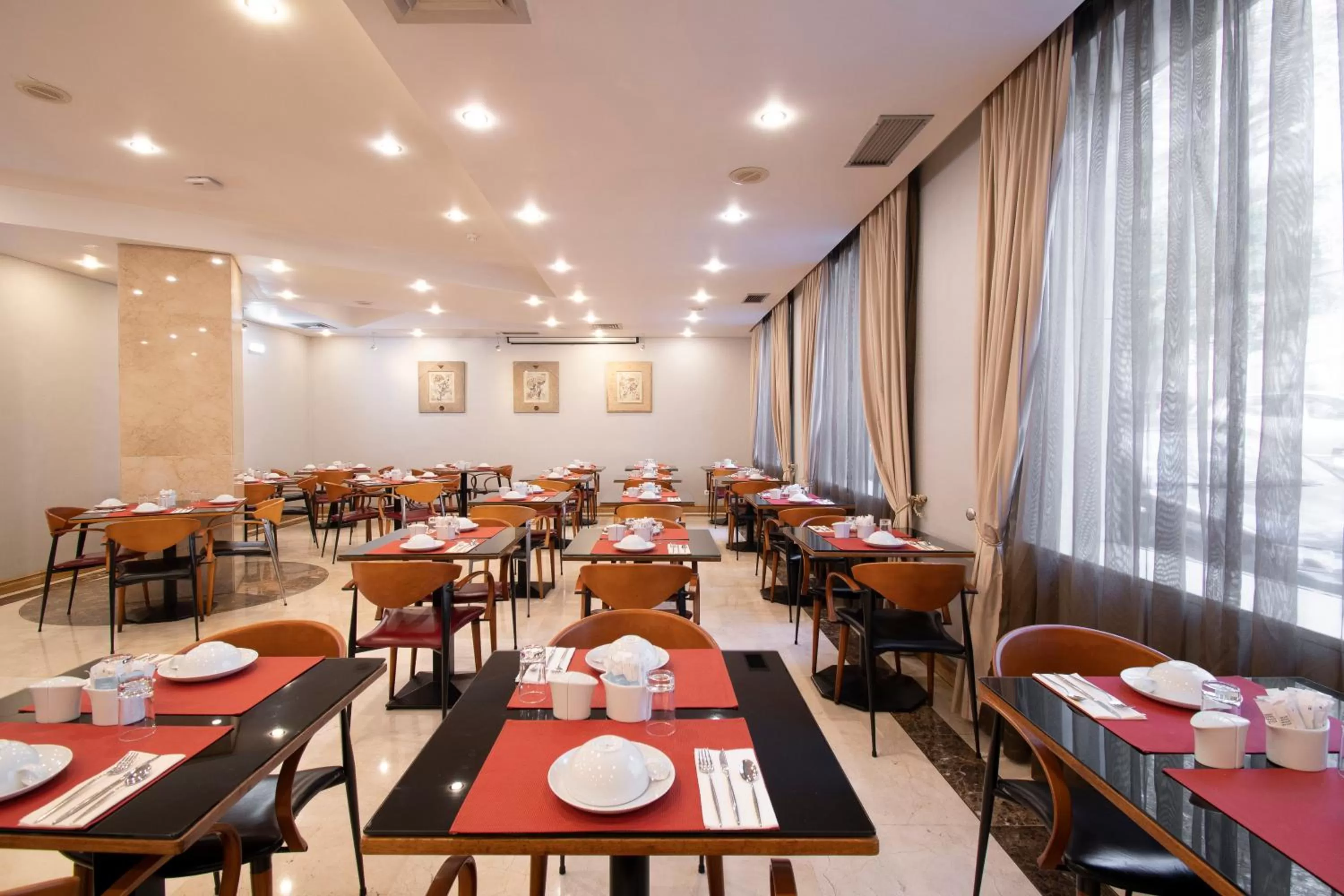 Restaurant/places to eat in SANA Reno Hotel