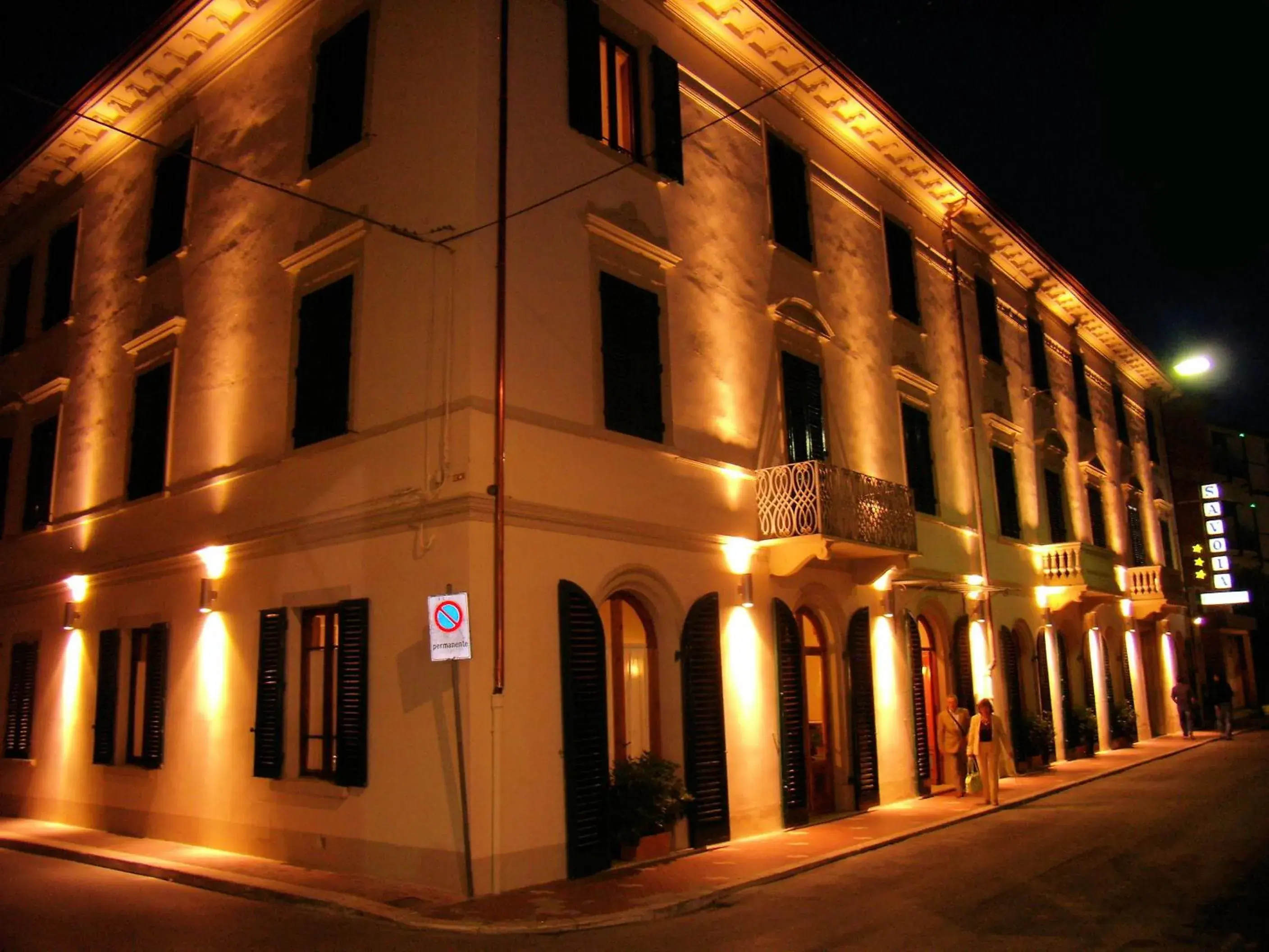 Facade/entrance, Property Building in Hotel Savoia & Campana