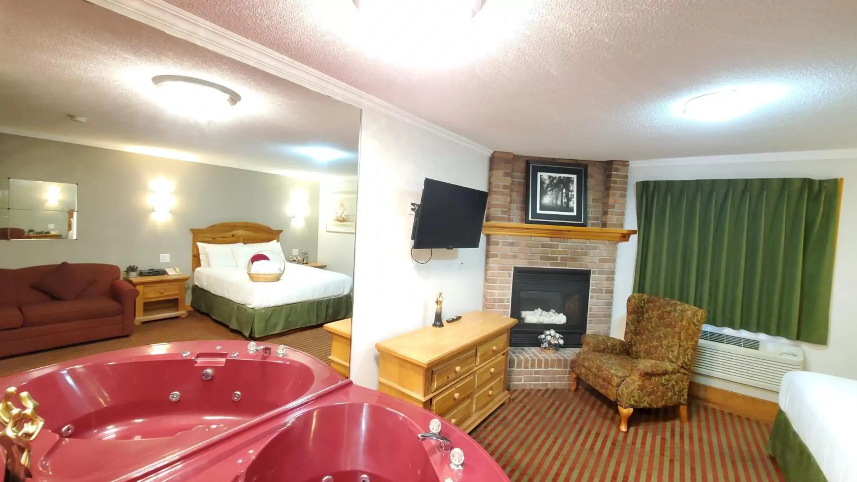 Hot Spring Bath in Knights Inn Colonial Fireside Inn