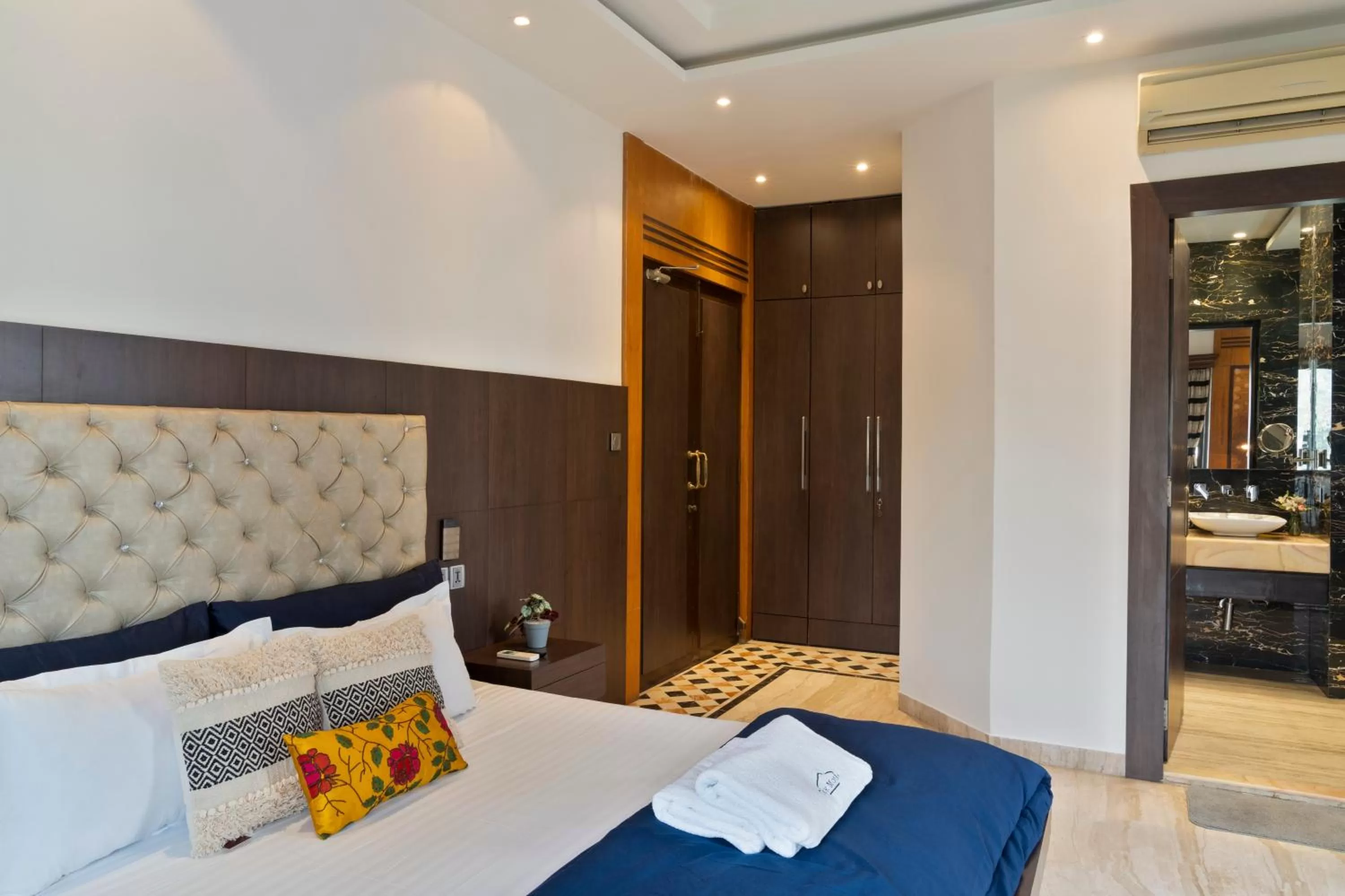 Bed in The Moira - Bed and Breakfast